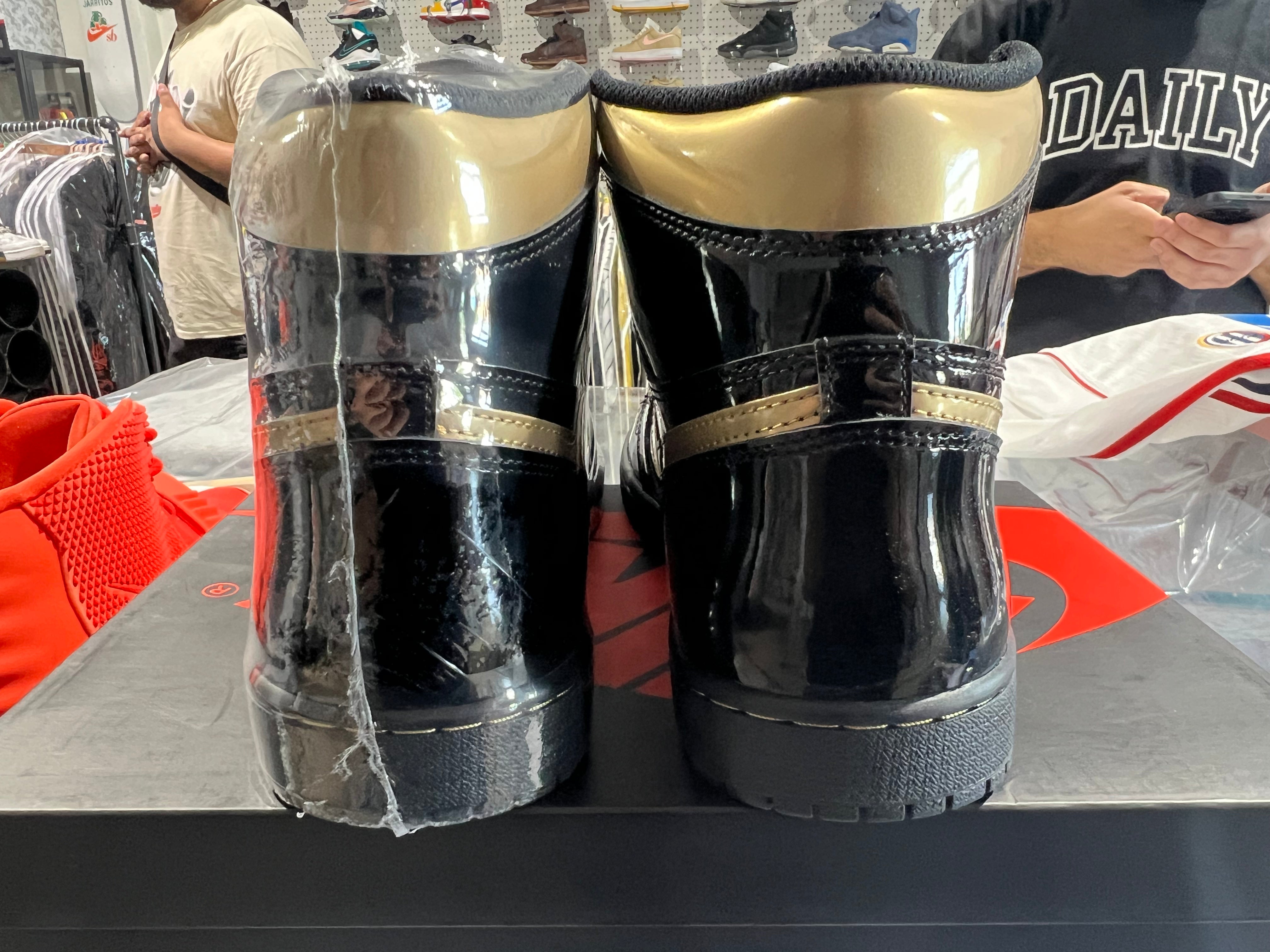 Air Jordan 1 Retro High - Black Metallic Gold 2020 Size 11