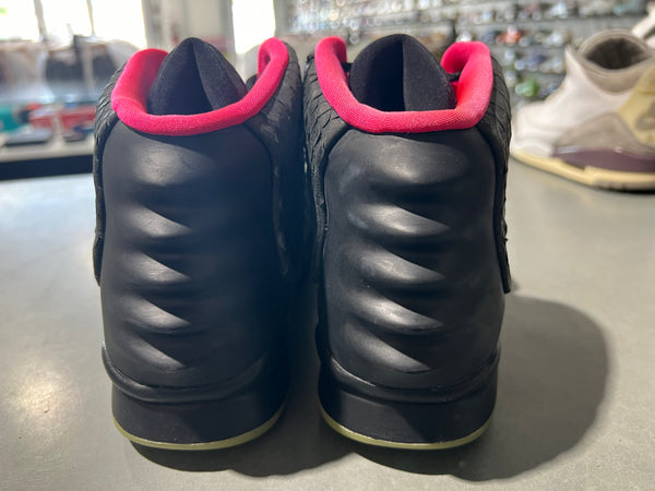 Nike Air Yeezy 2 - Solar Red Size 10.5