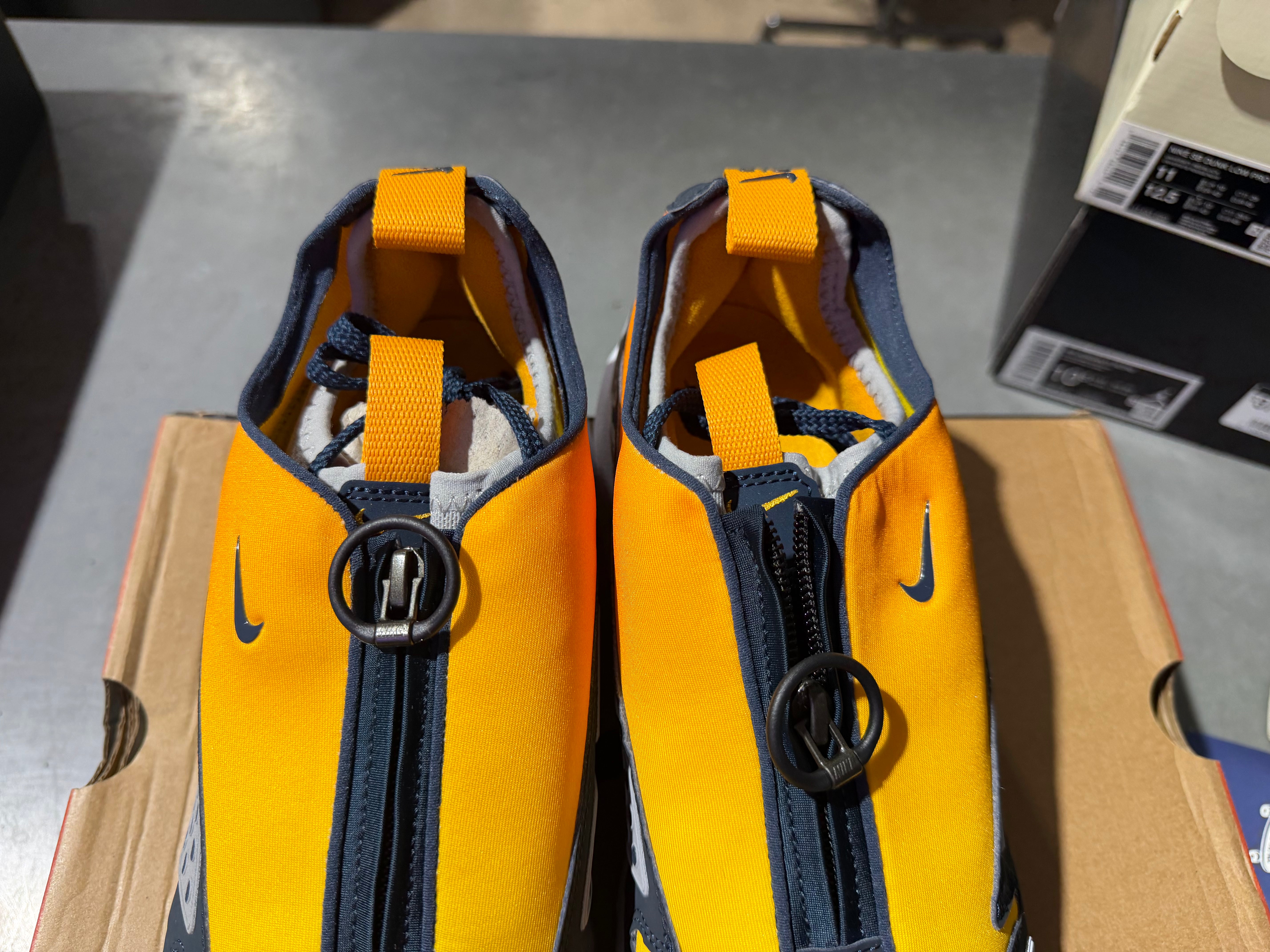 W Nike Air Max Sunder - Canyon Gold Deep Ocean Size 10W/8.5M