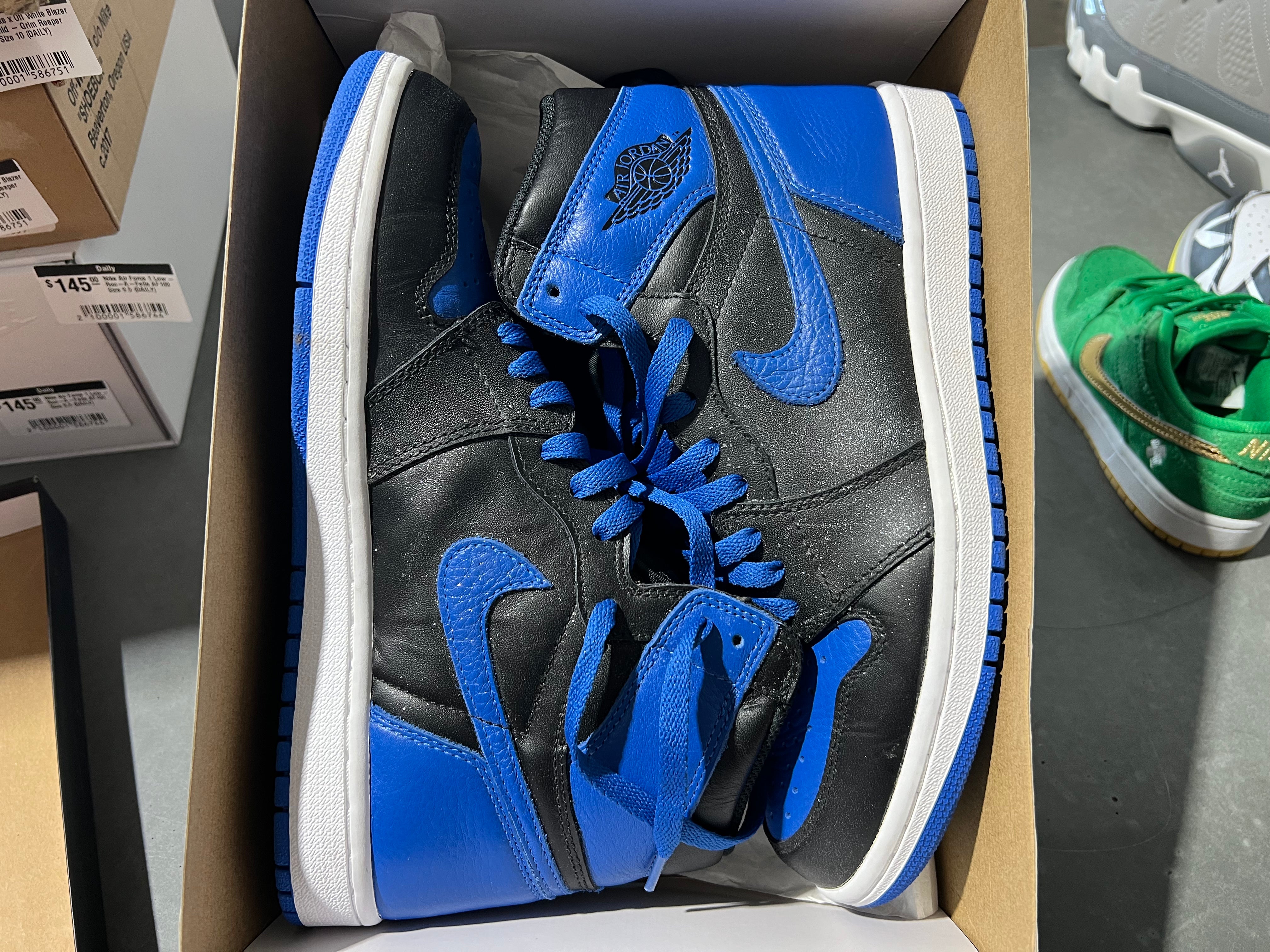Air Jordan 1 Retro - Royal 2017 Size 8