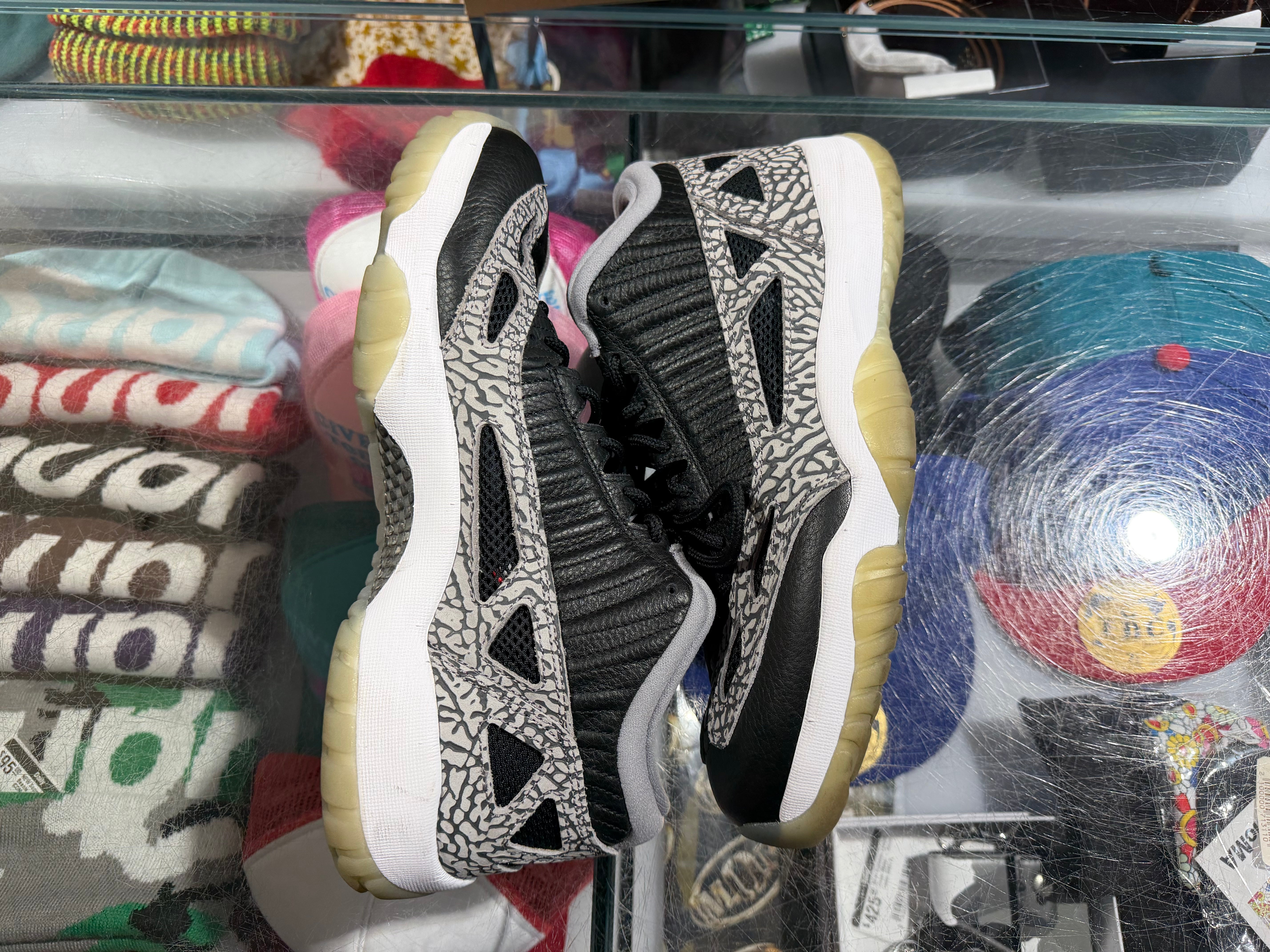 Air Jordan 11 Retro Low IE - Cement Size 11