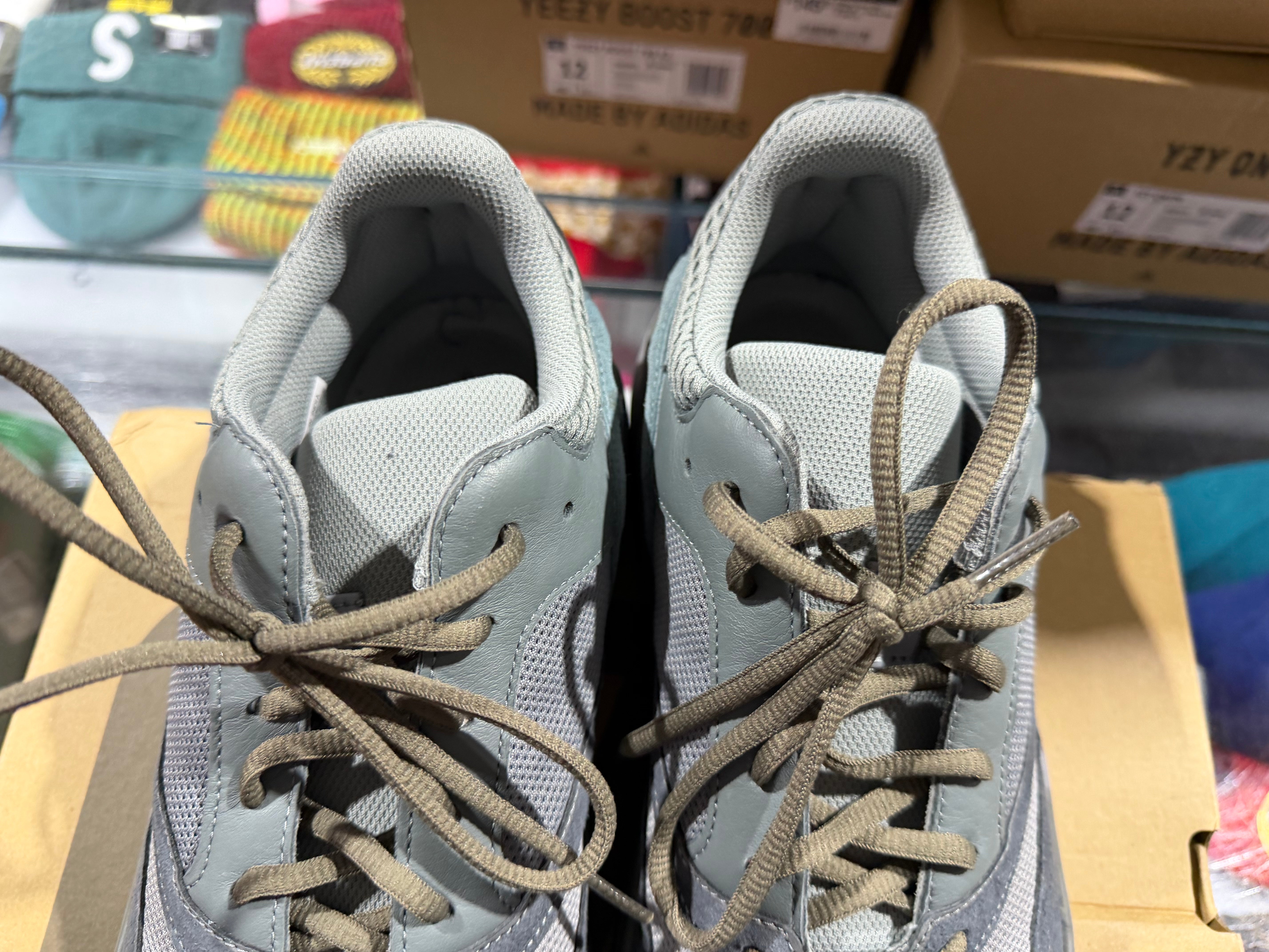 Adidas Yeezy 700 Boost - Teal Blue Size 12