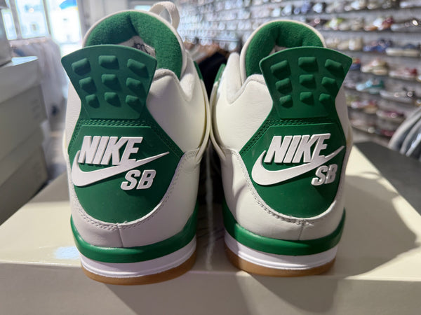 Air Jordan 4 Retro SB - Pine Green Size 11.5