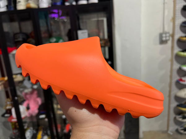 Adidas Yeezy Slide - Orange Size 4