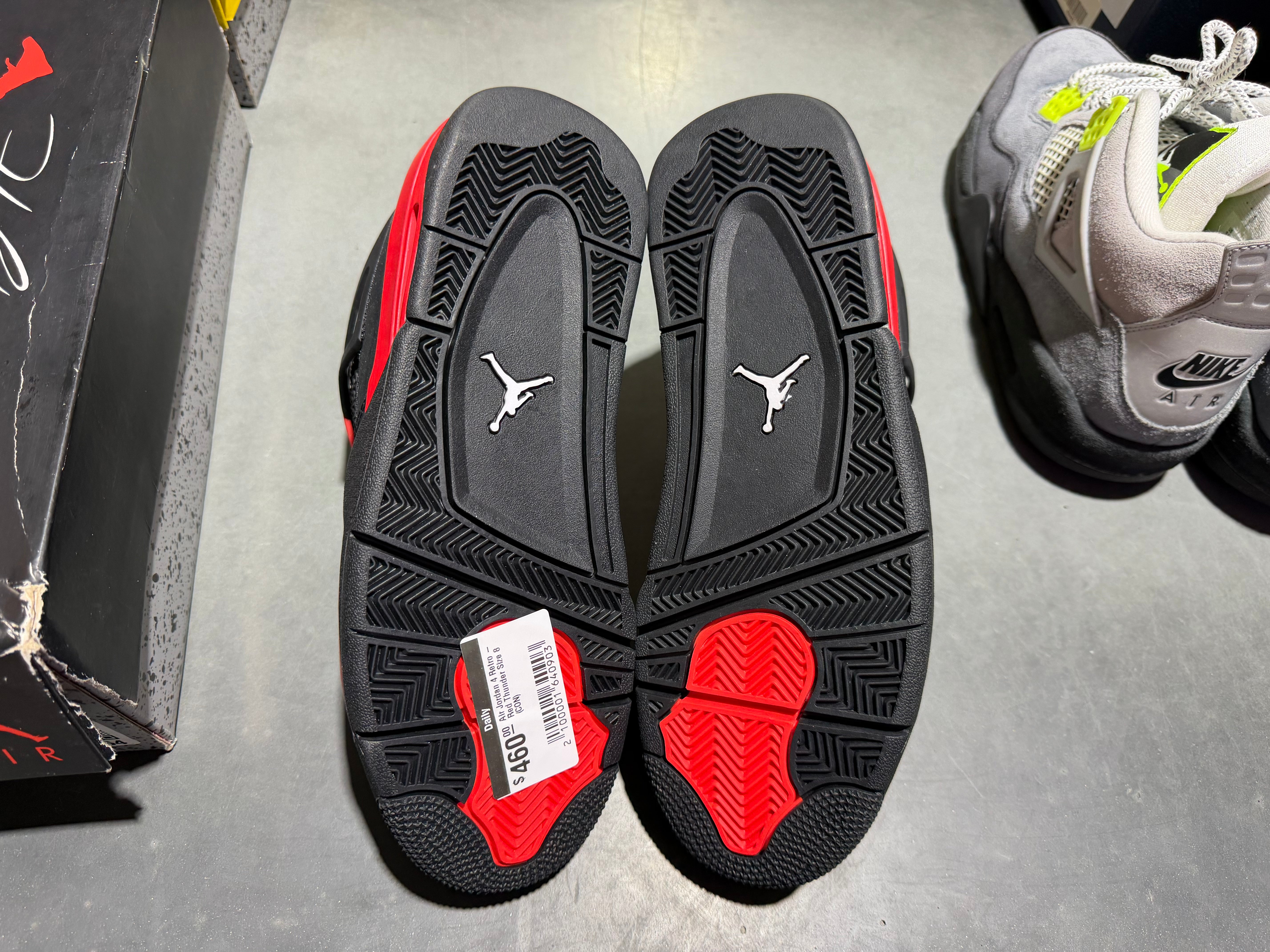 Air Jordan 4 Retro - Red Thunder Size 8