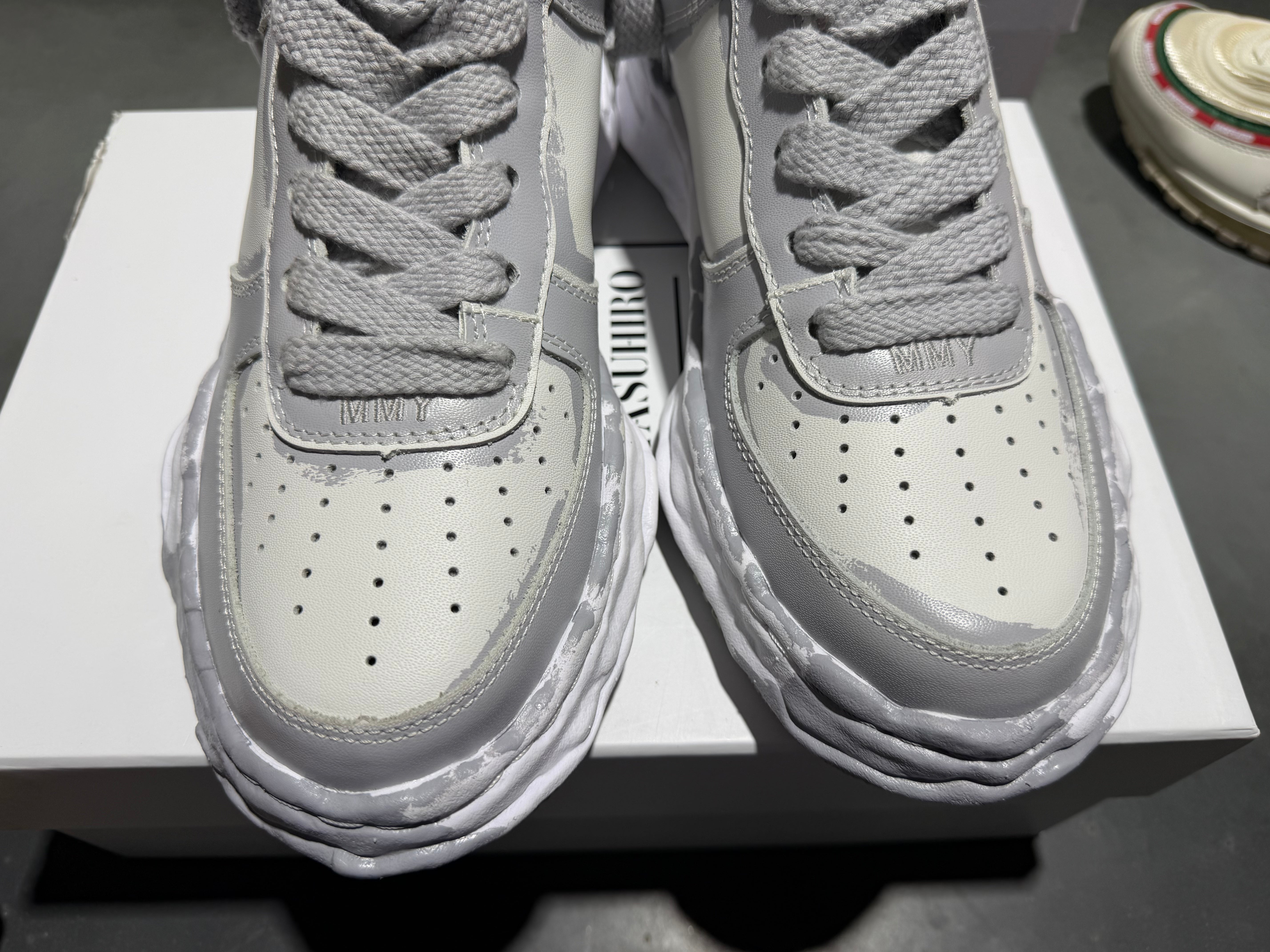 Maison Mihara Wayne Low - Grey / White Size 43 / US10