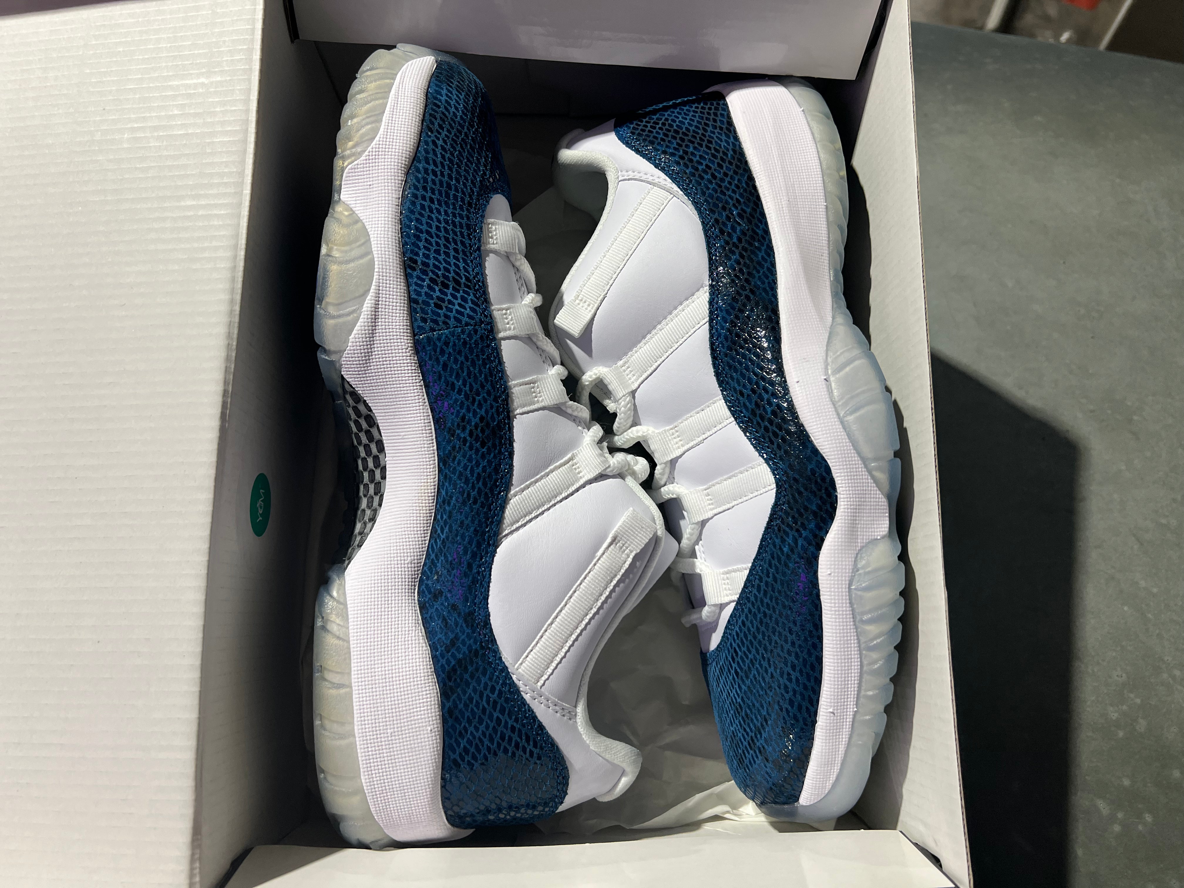 Air Jordan 11 Retro Low - Snake Navy 2019 Size 11