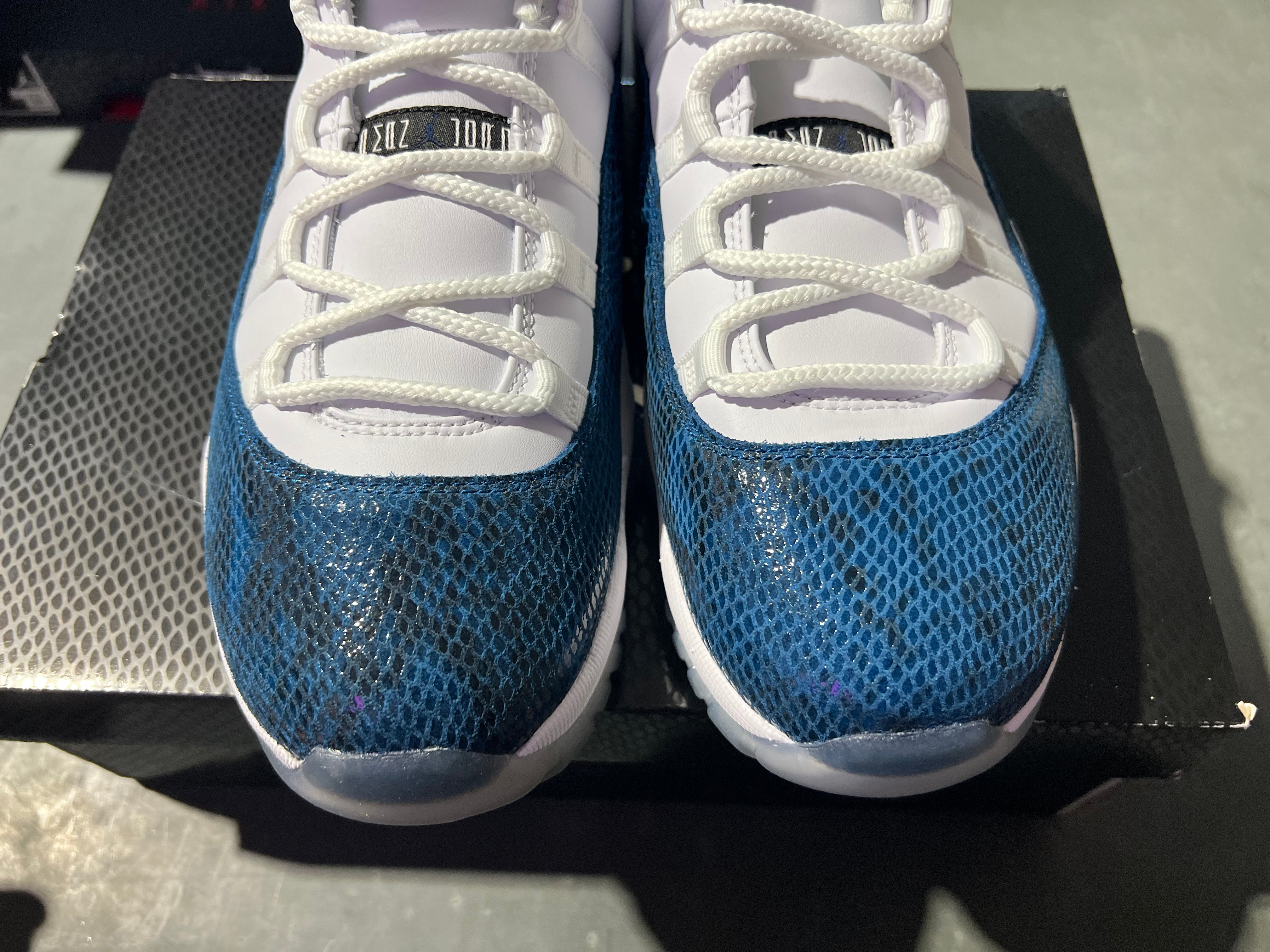Air Jordan 11 Retro Low - Snake Navy 2019 Size 11