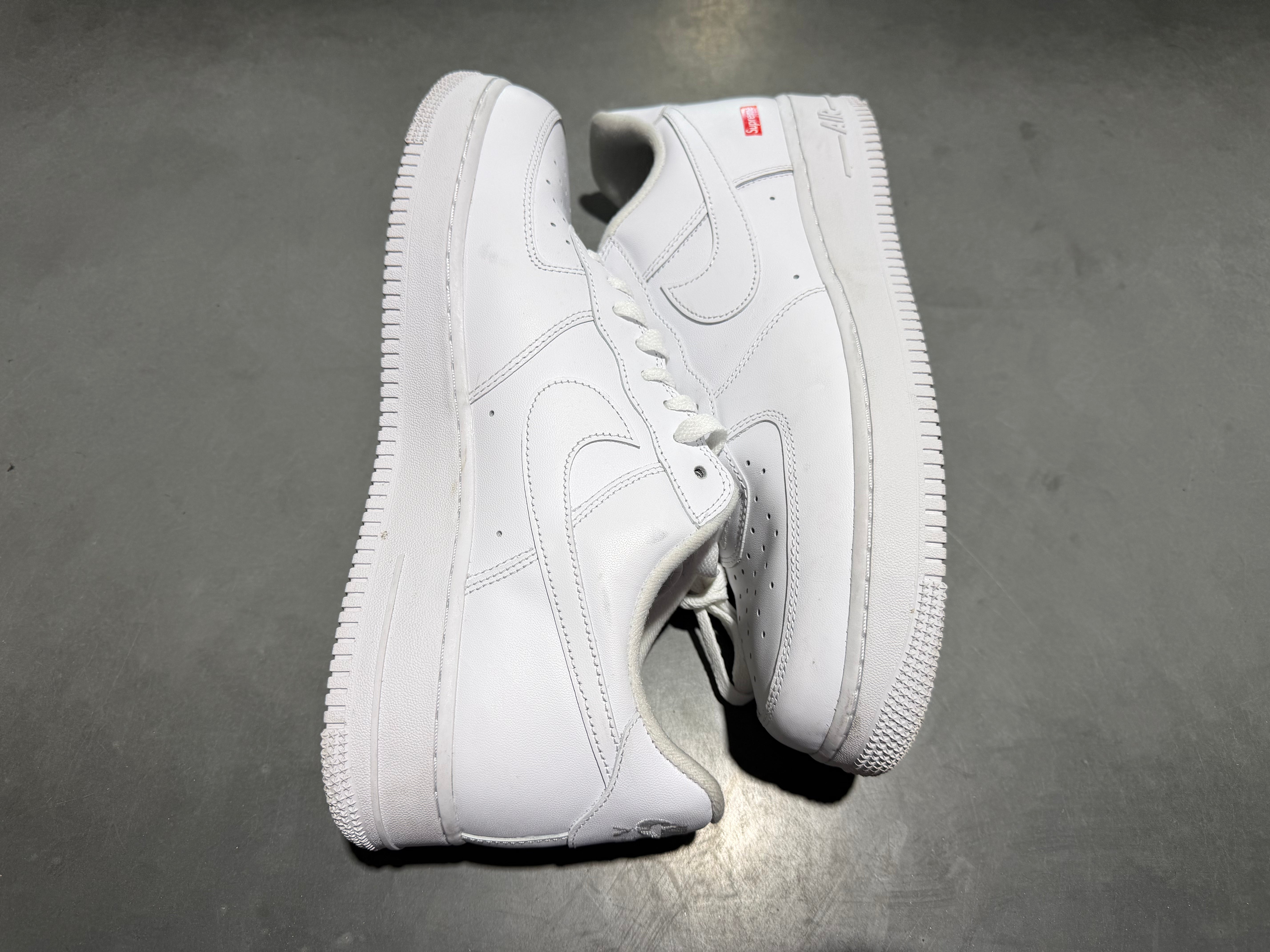 Nike Air Force 1 Low - Supreme White Size 11.5