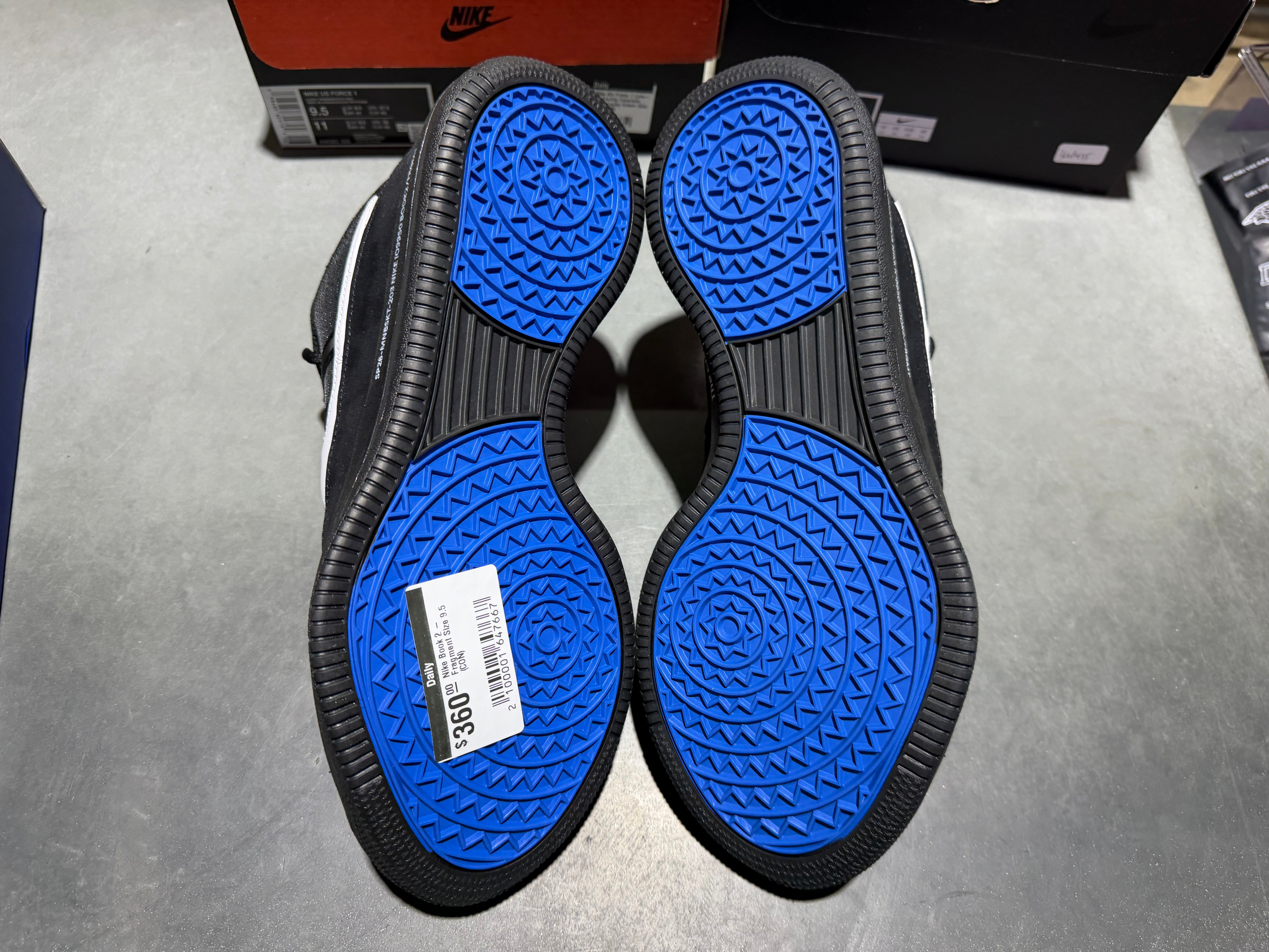 Nike Book 2 - Fragment Size 9.5