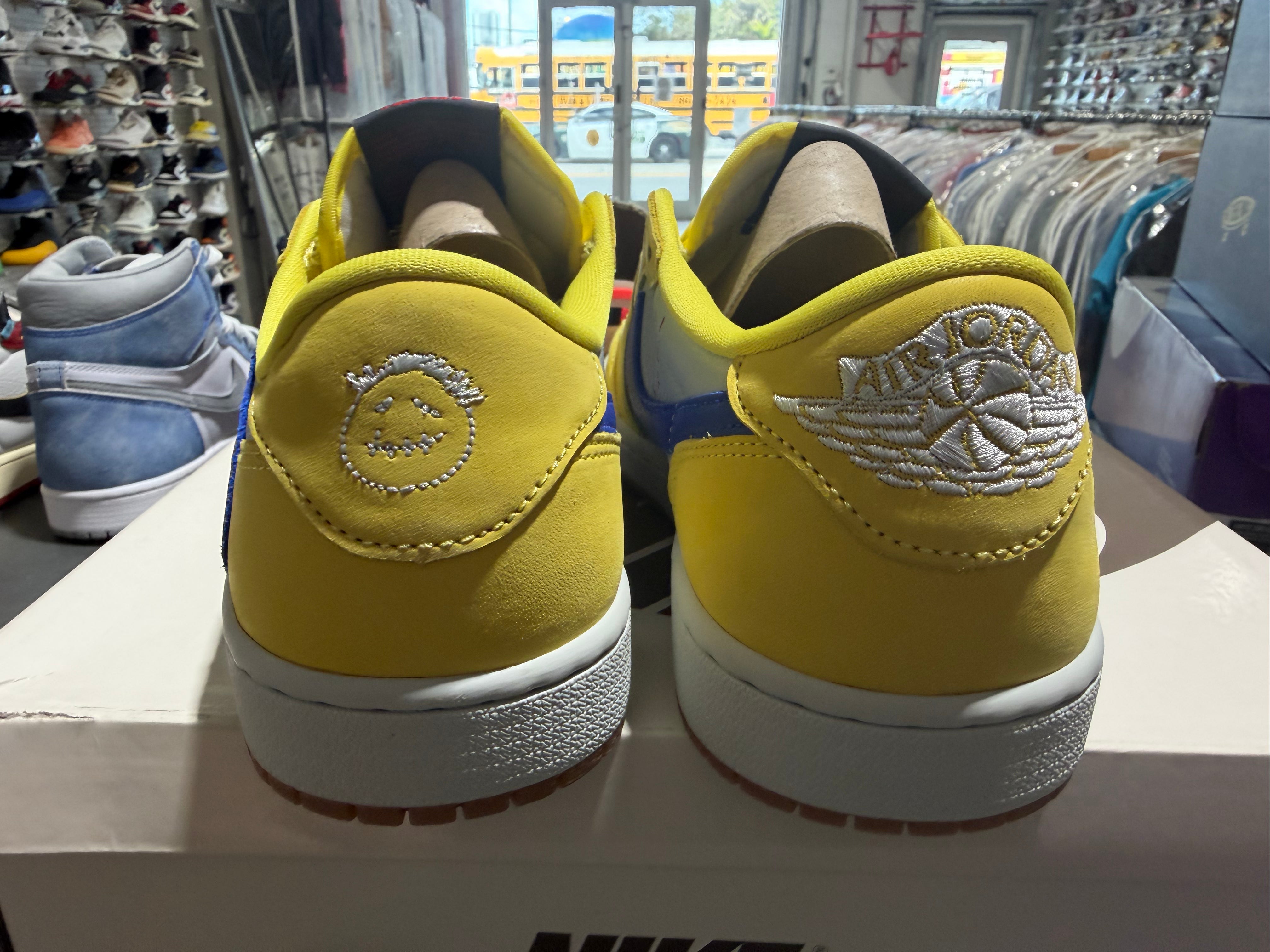 Air Jordan 1 Retro Low OG SP - Travis Scott/Canary Size 10W/8.5M