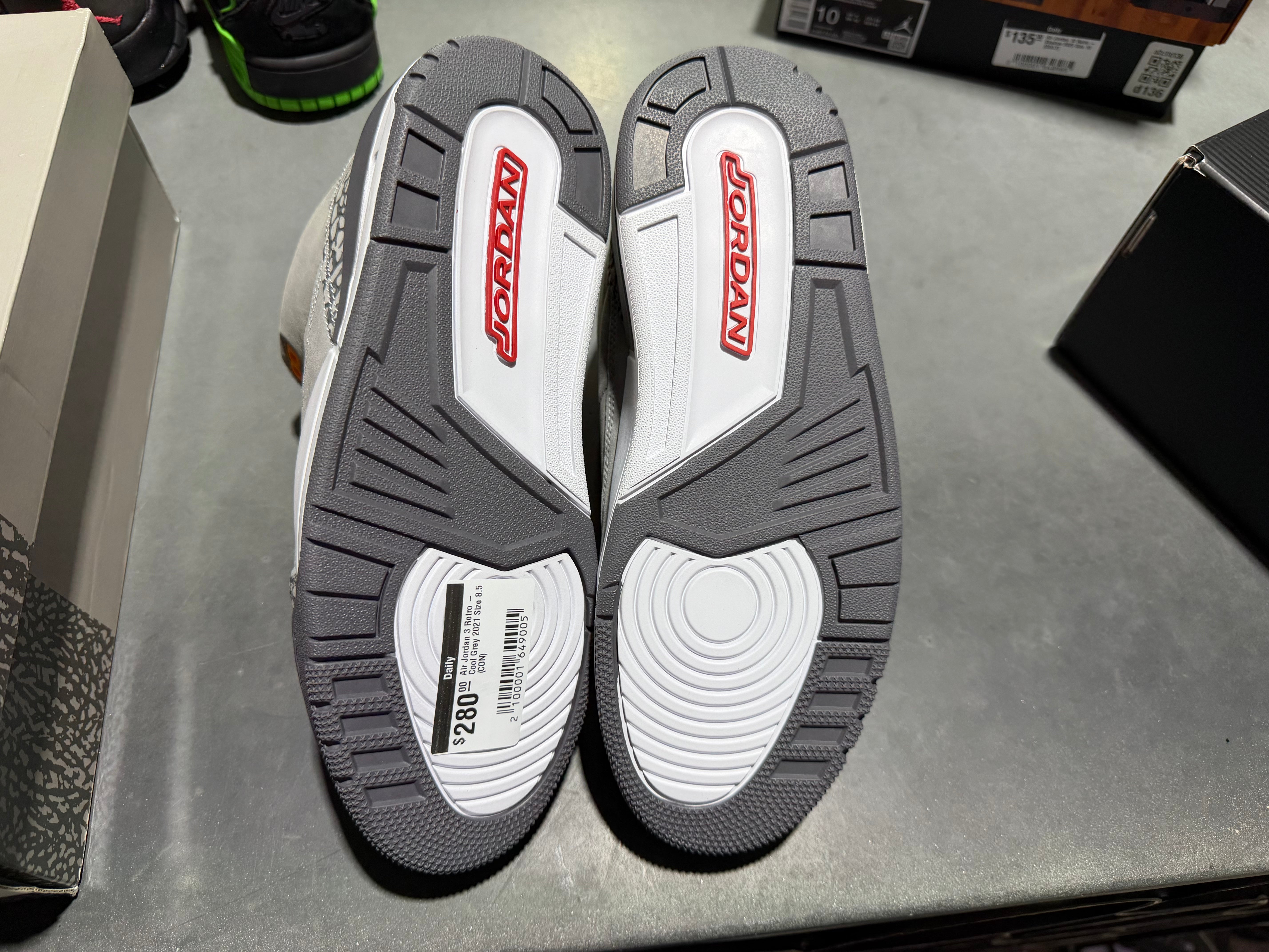 Air Jordan 3 Retro - Cool Grey 2021 Size 8.5