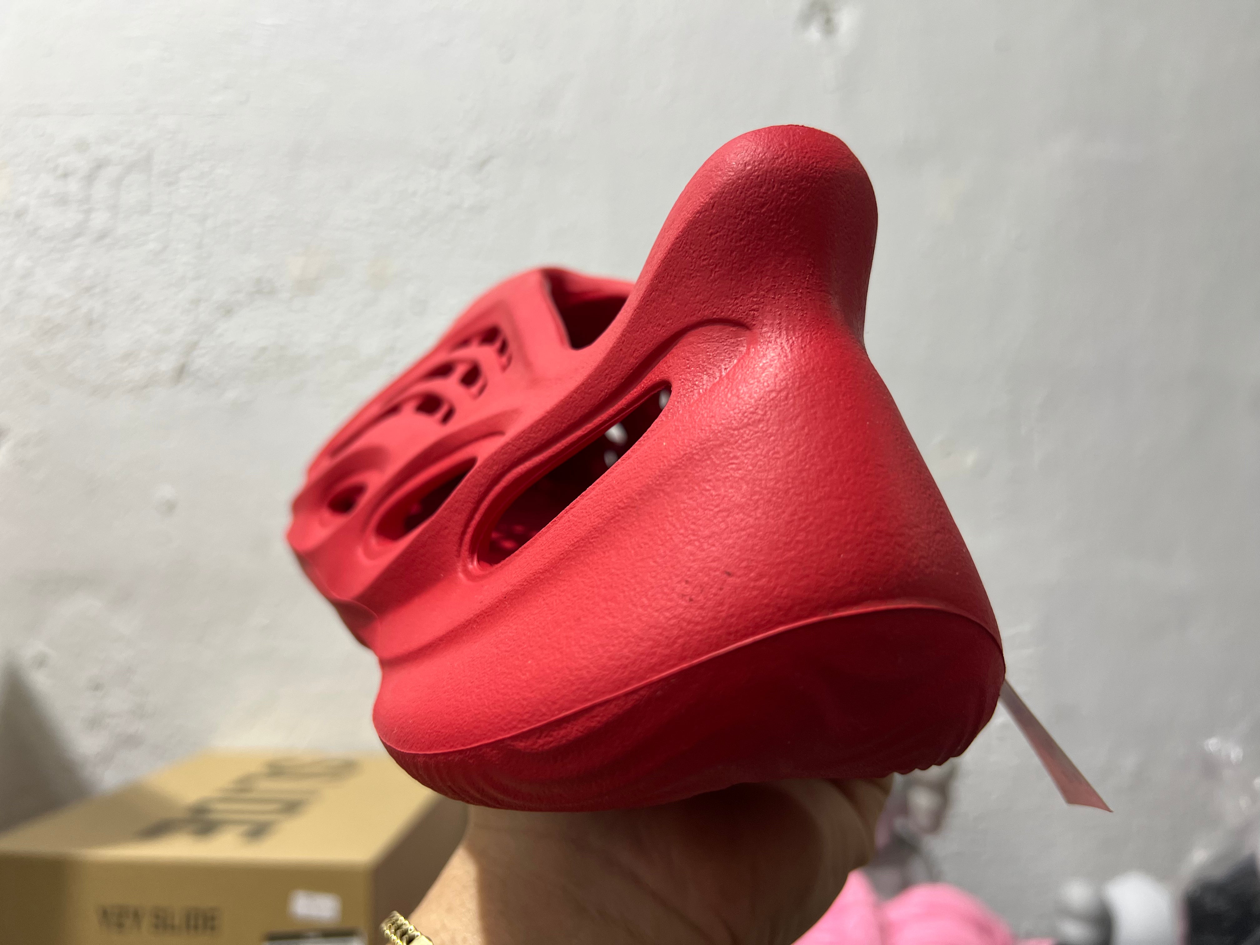 Adidas Yeezy Foam RNNR - Vermillion Size 7