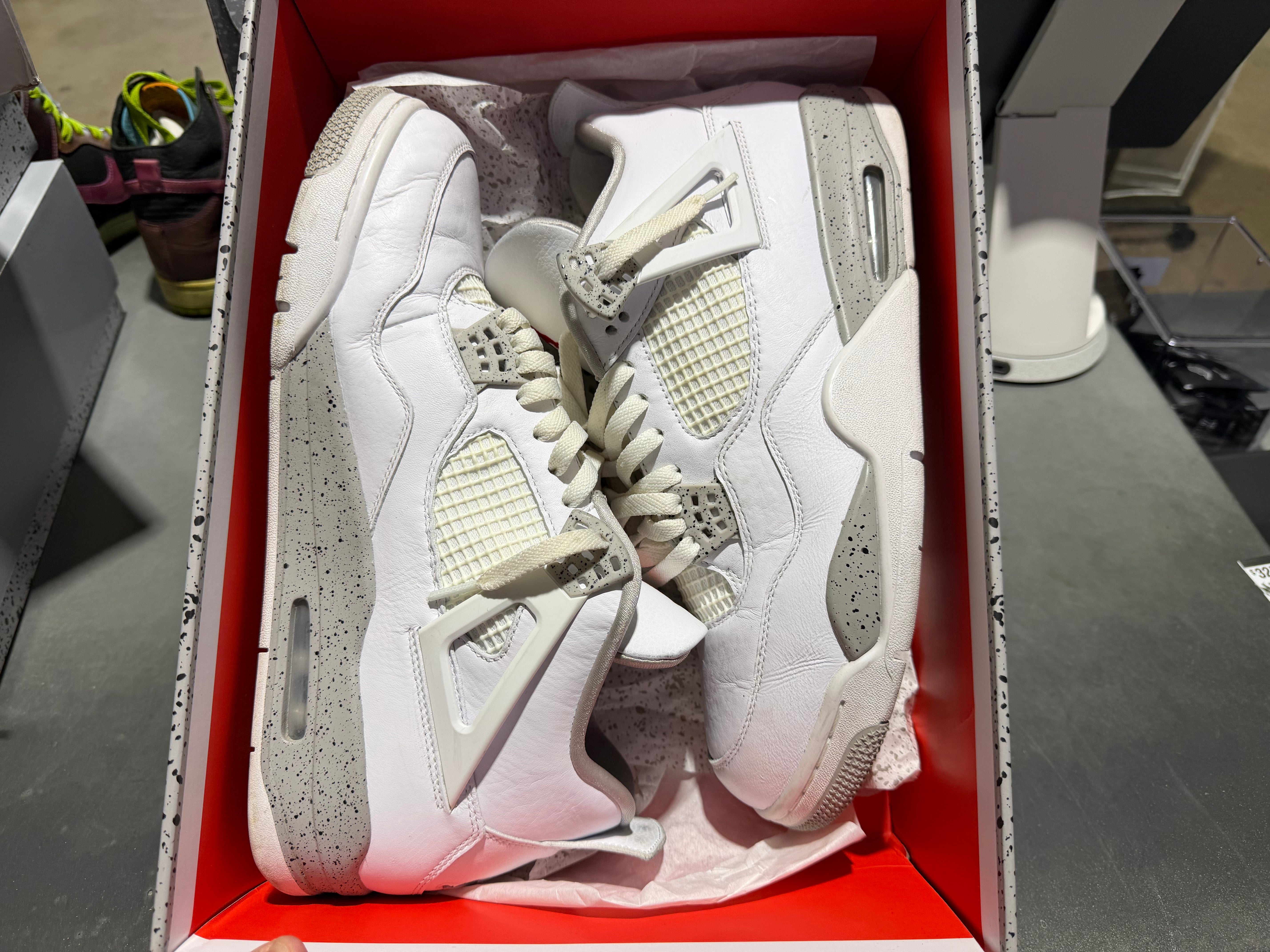 Air Jordan 4 Retro - White Oreo Size 13