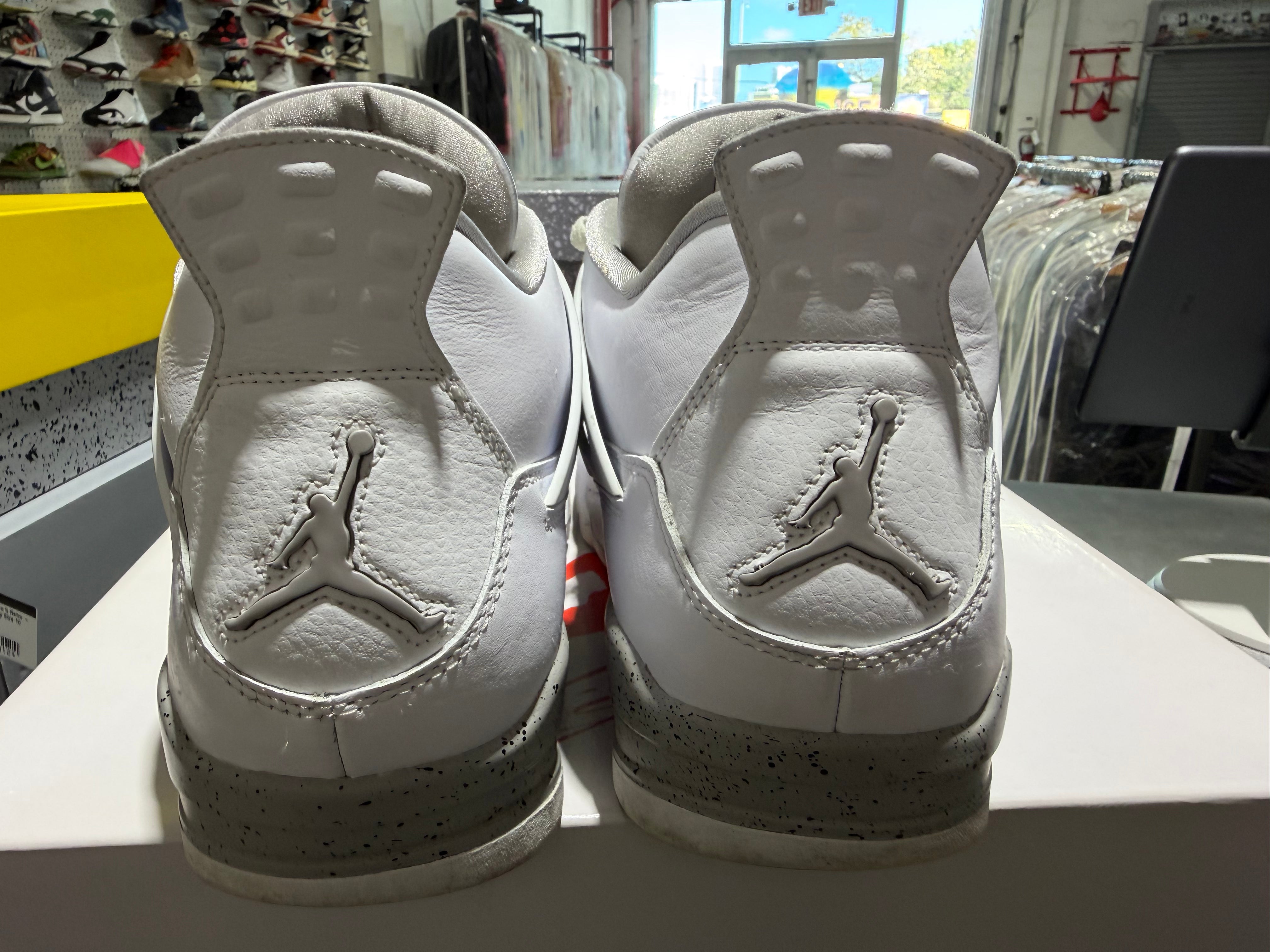 Air Jordan 4 Retro - White Oreo Size 13