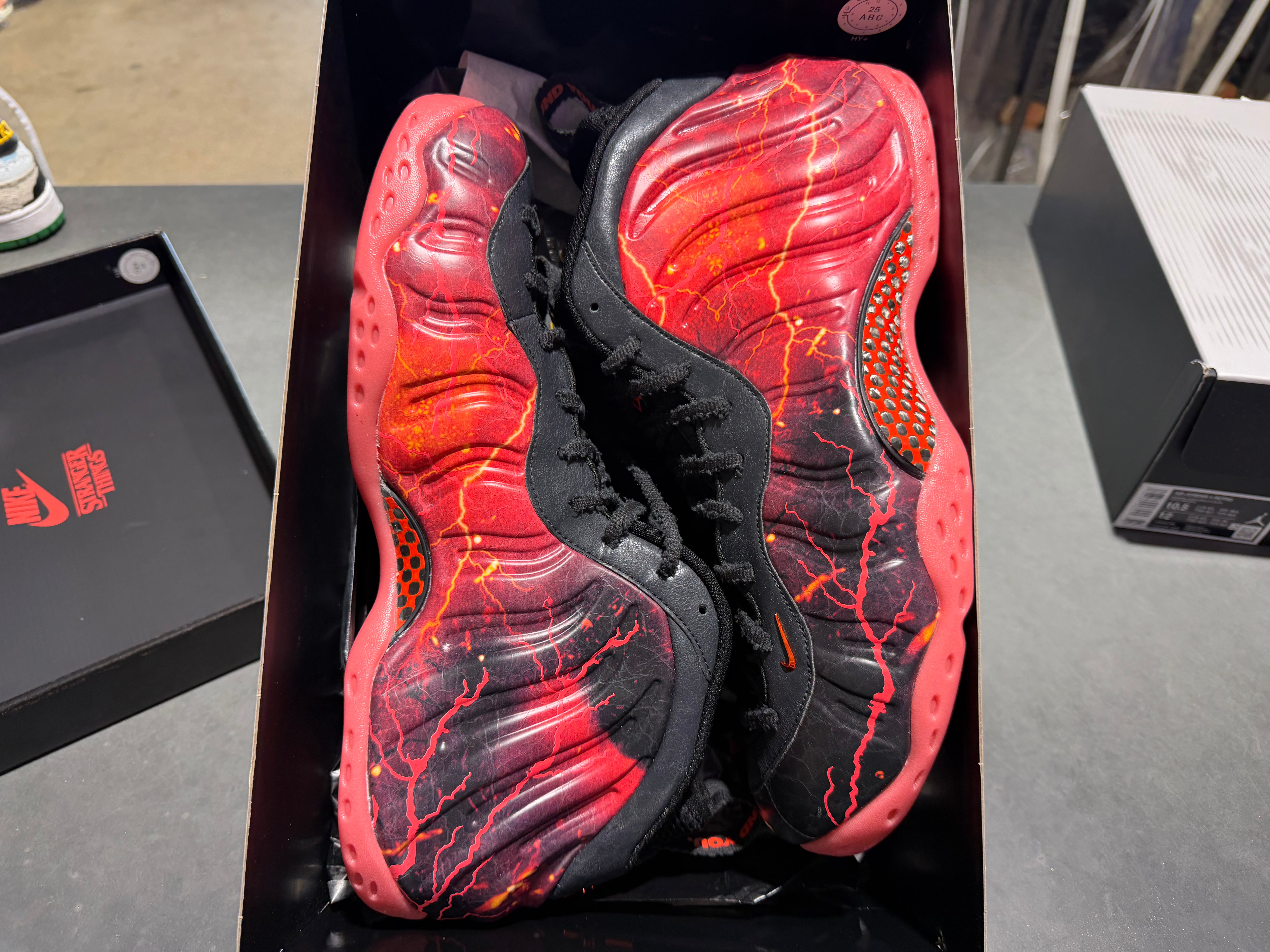 Nike Air Foamposite One - Stranger Things Size 13