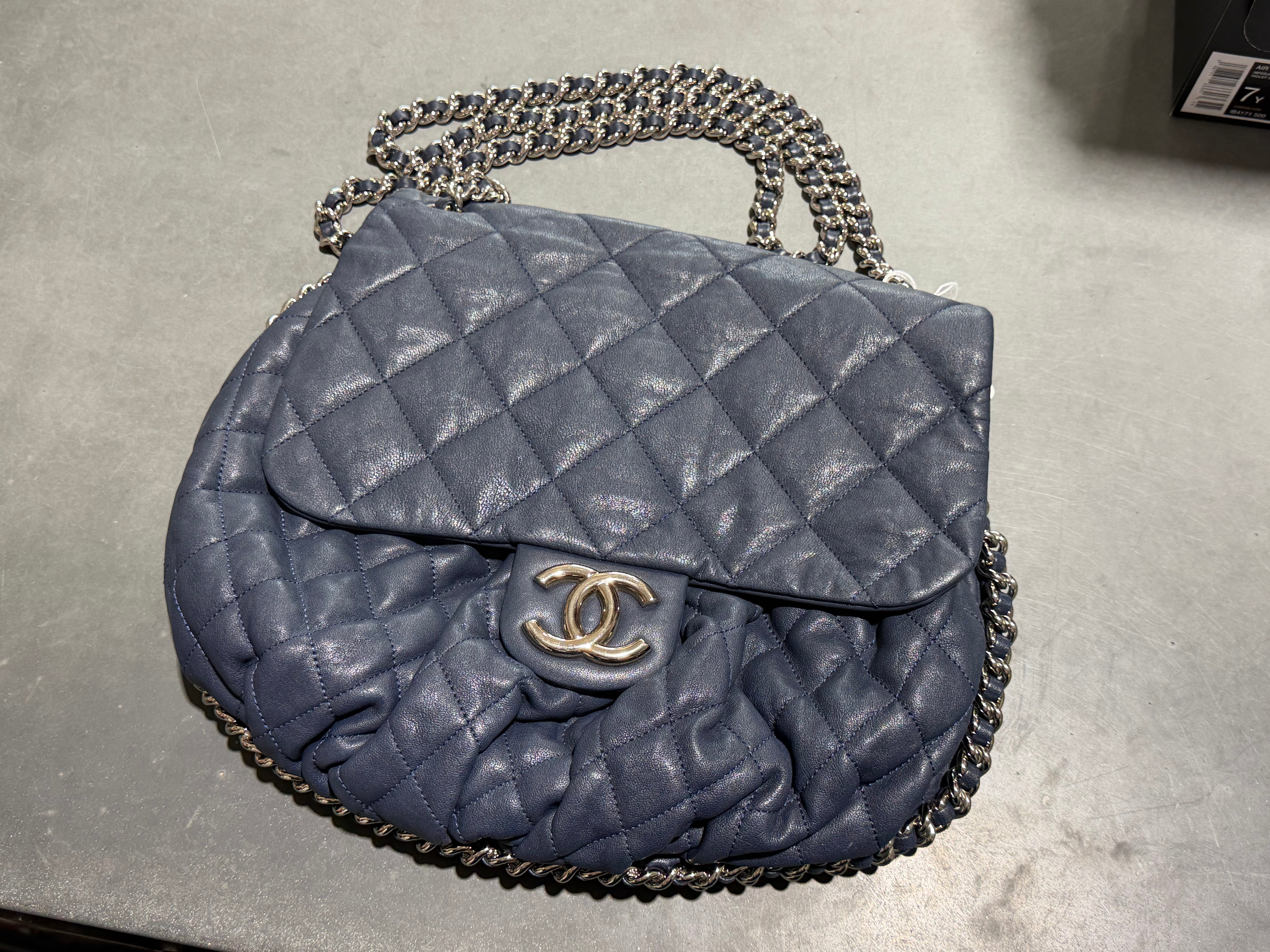 Preloved 2016 Chanel Chain Around Crossbody  Leather Flap Bag - Navy