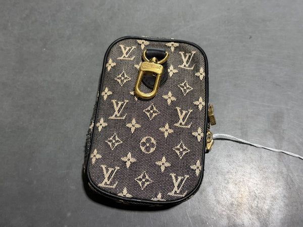 VTG CLEAN 2000s Louis Vuitton Monogram Camera Case - Nior (DAILY)