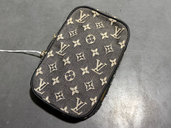 VTG CLEAN 2000s Louis Vuitton Monogram Camera Case - Nior (DAILY)