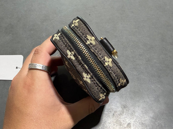 VTG CLEAN 2000s Louis Vuitton Monogram Camera Case - Nior (DAILY)