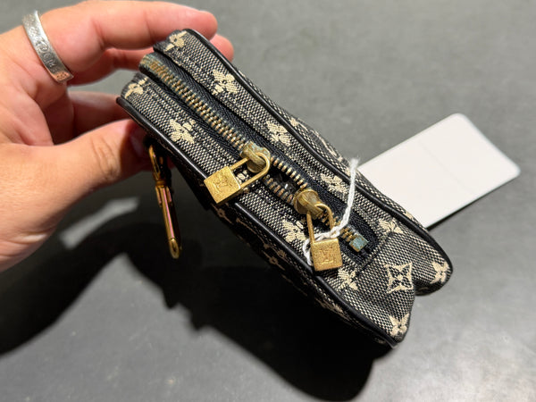 VTG CLEAN 2000s Louis Vuitton Monogram Camera Case - Nior (DAILY)