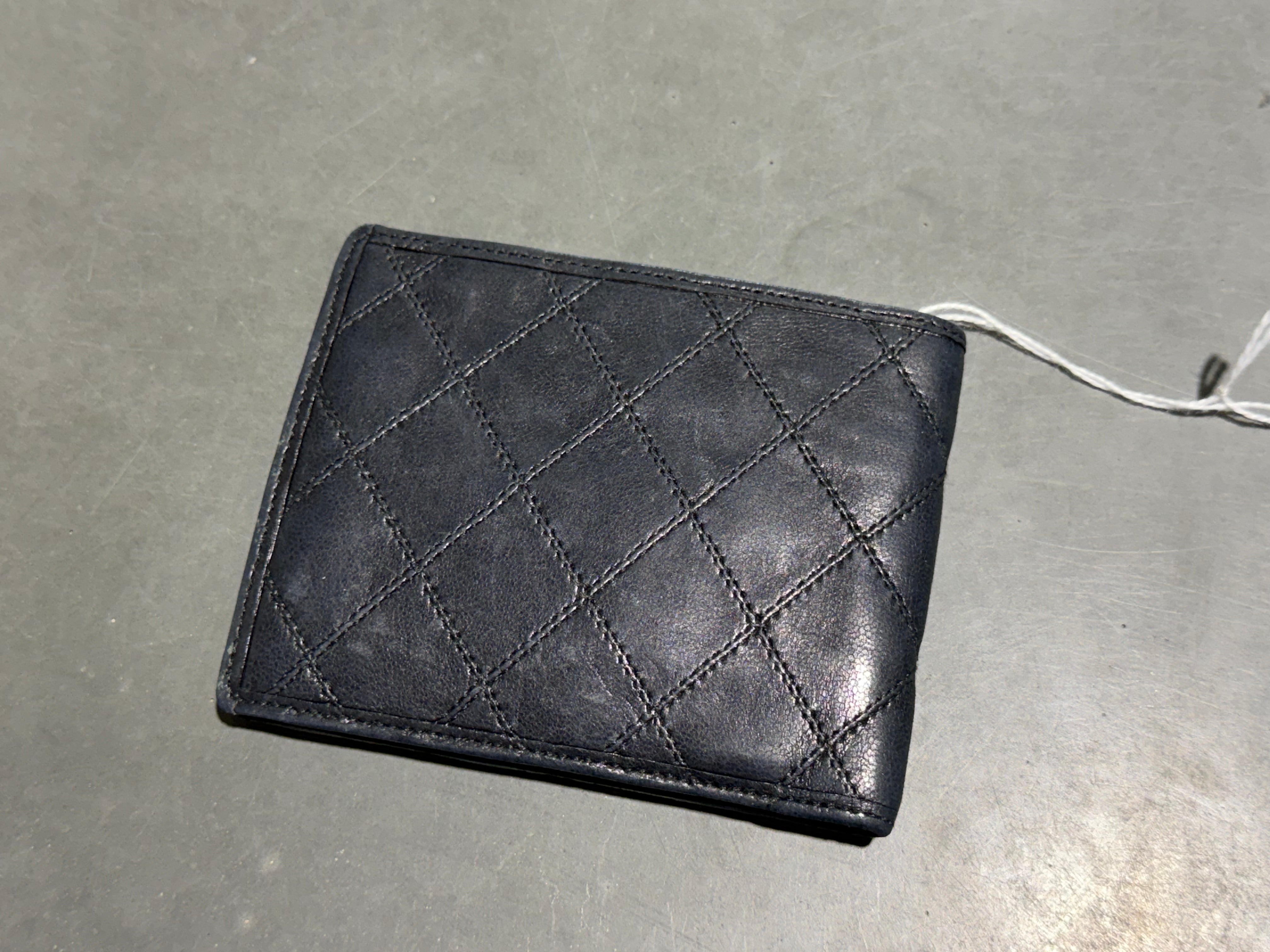 VTG 90s Chanel Bifold Quilted Leather Walllet - Black