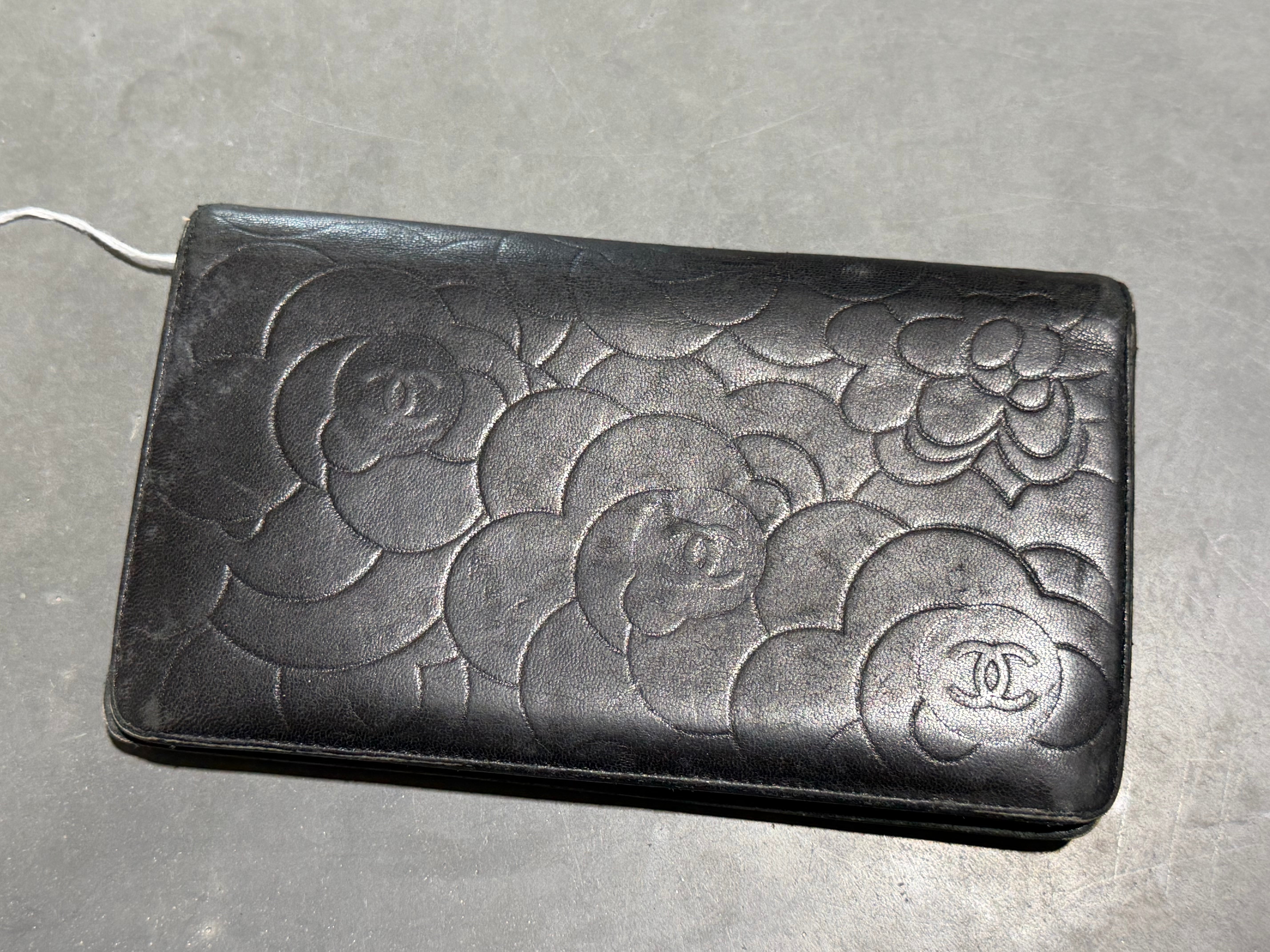 USED 2010s Chanel Camellia Long Flap Leather Wallet - Black