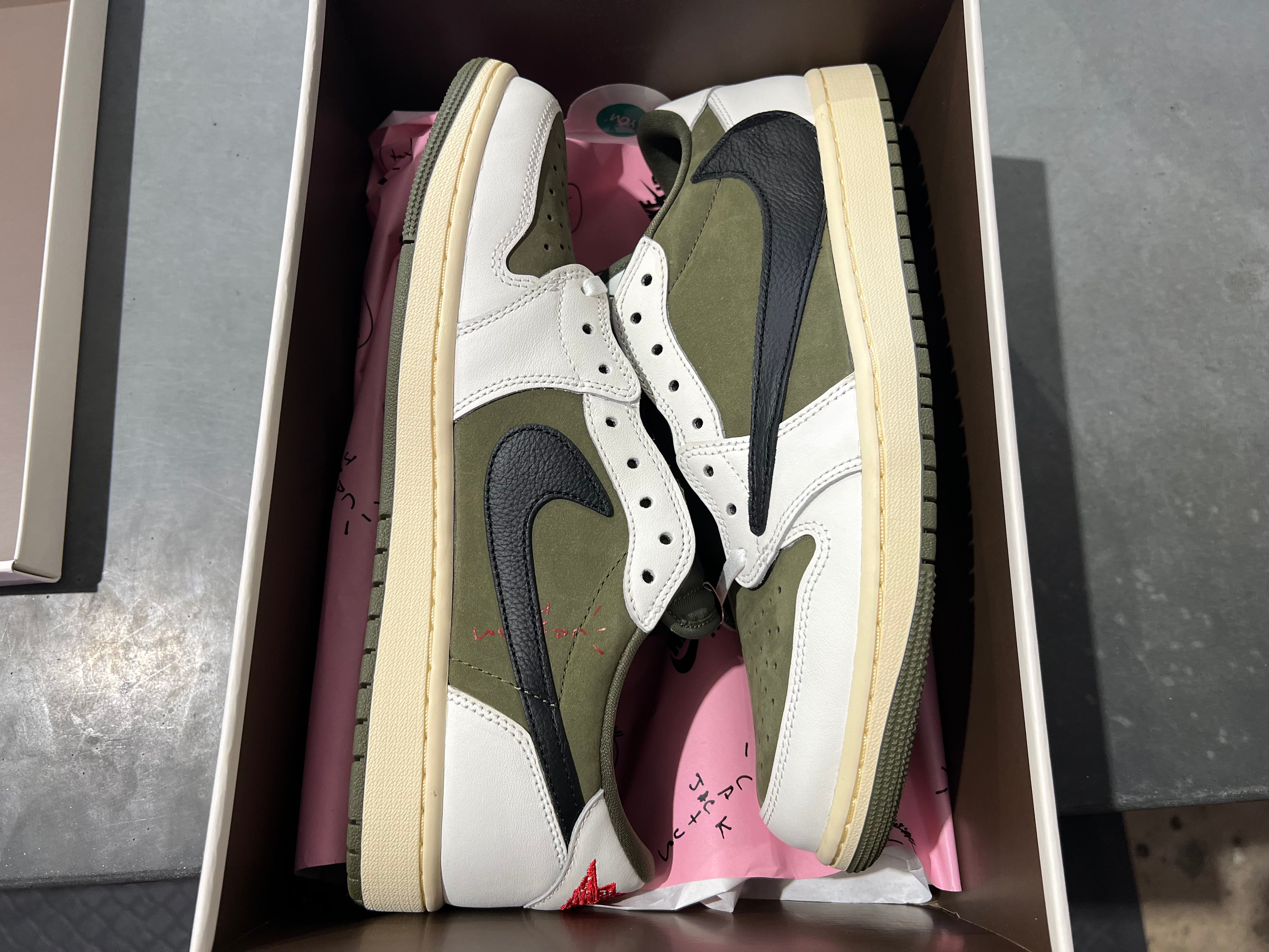 Air Jordan 1 Retro Low OG SP - Travis Scott Medium Olive