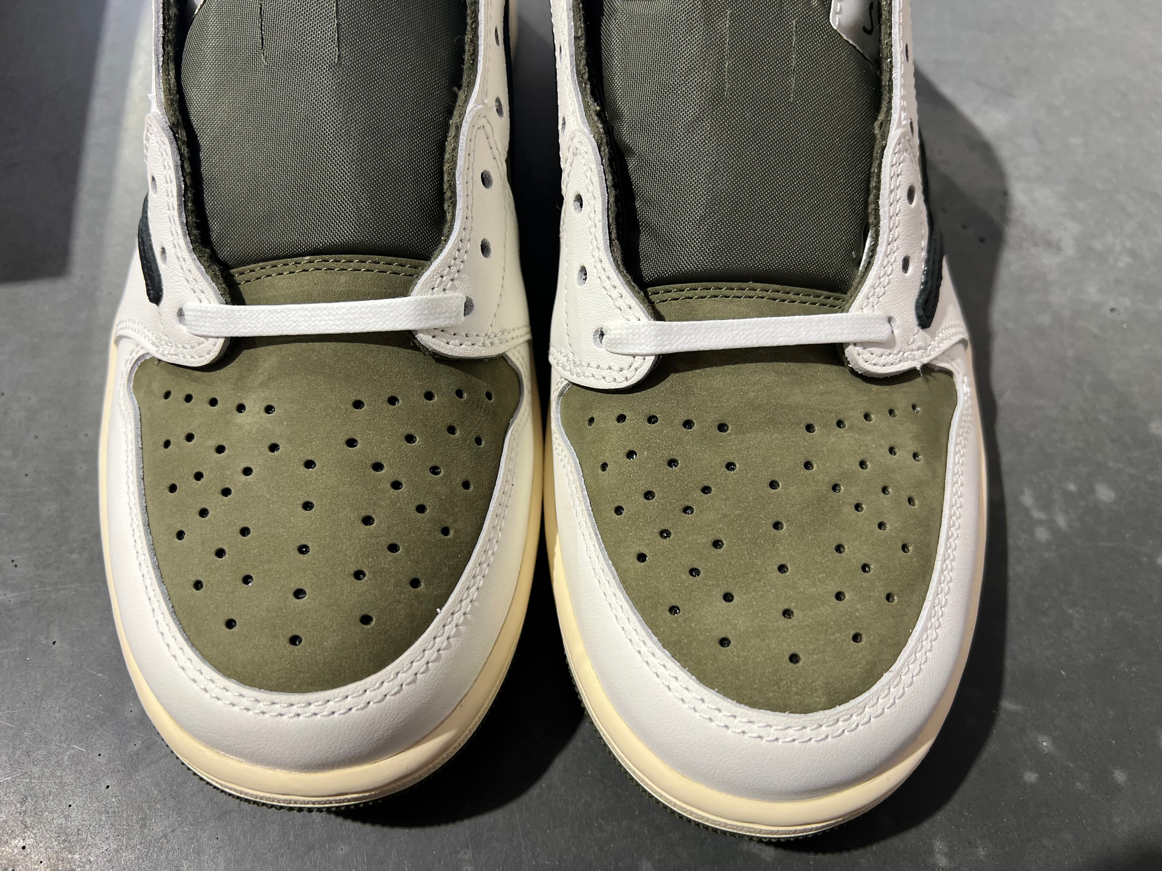 Air Jordan 1 Retro Low OG SP - Travis Scott Medium Olive