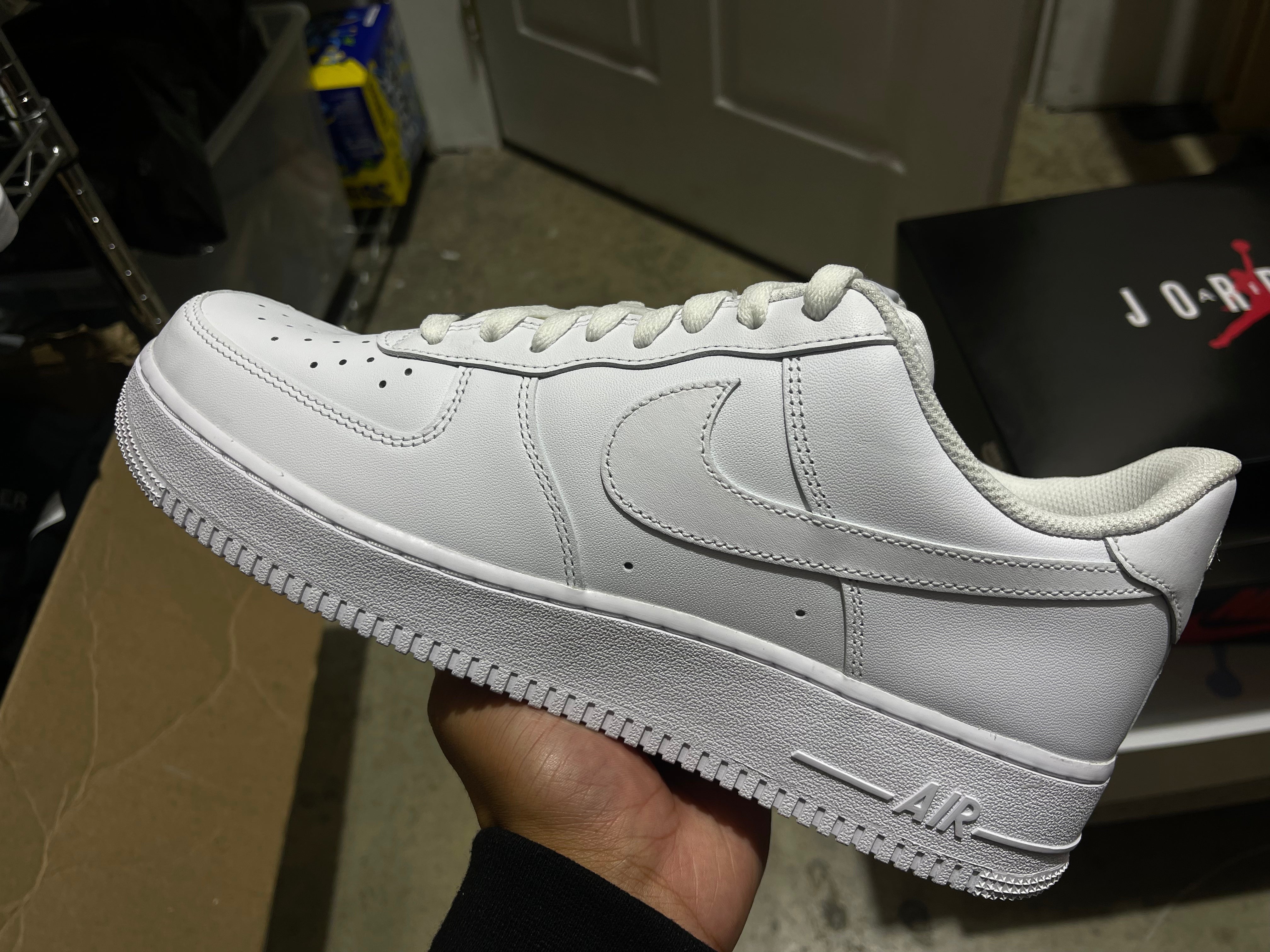 Nike Air Force 1 07 - Triple White Size 12