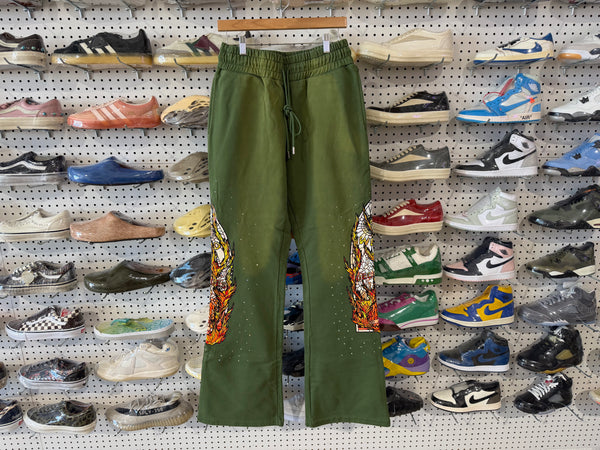 NEW Who Decides War Flame Glass Sweatpants - Olive Size 30