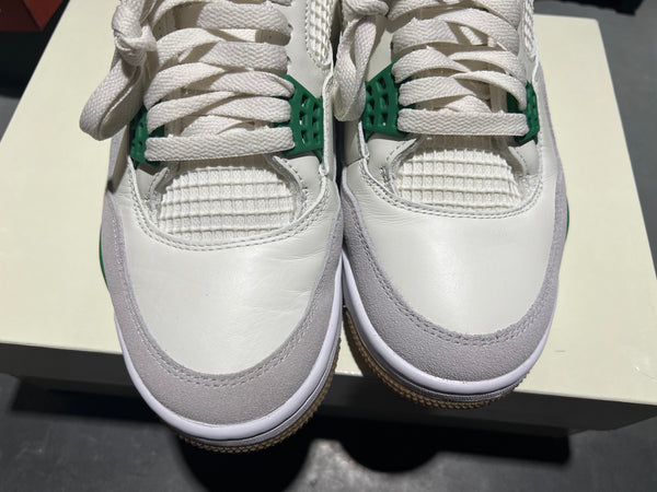 Air Jordan 4 Retro SB - Pine Green Size 9