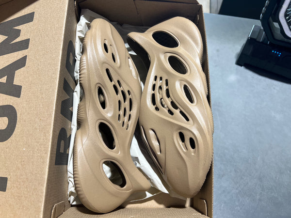 adidas Yeezy Foam RNR - Clay Taupe Size 11