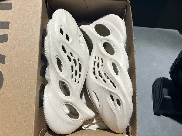 adidas Yeezy Foam RNNR - Sand Size 11