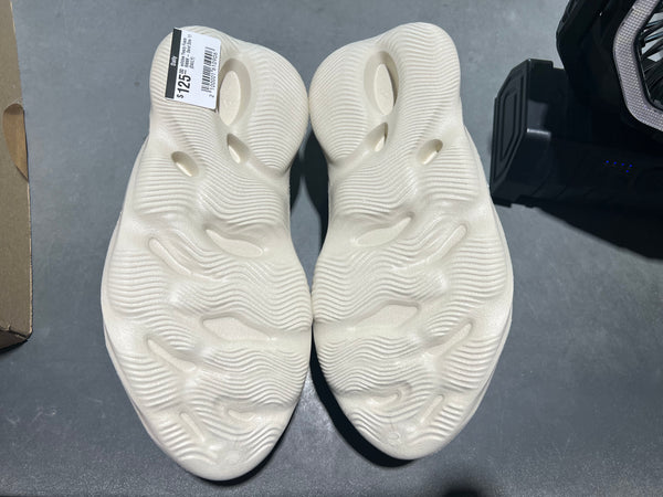 adidas Yeezy Foam RNNR - Sand Size 11