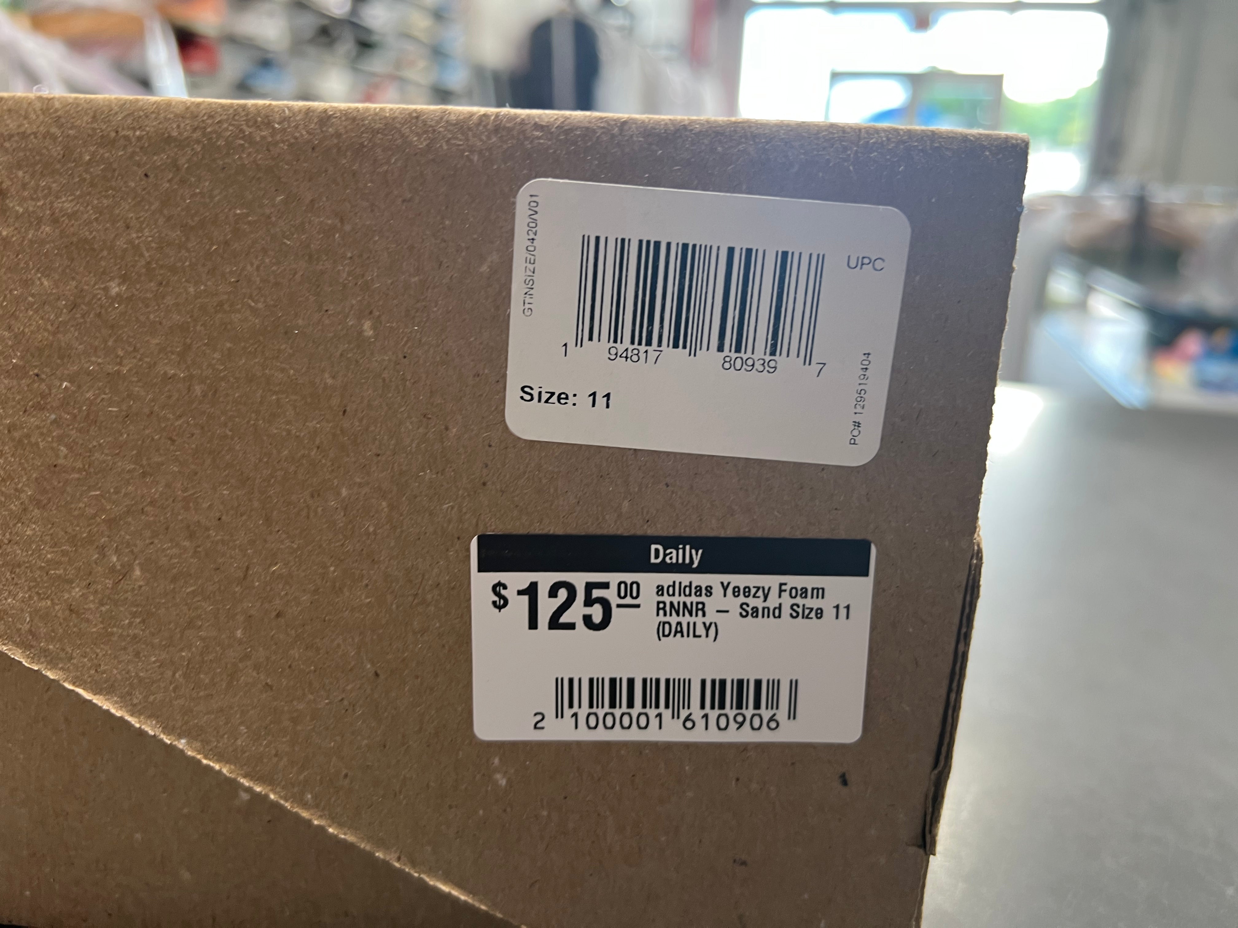 adidas Yeezy Foam RNNR - Sand Size 11