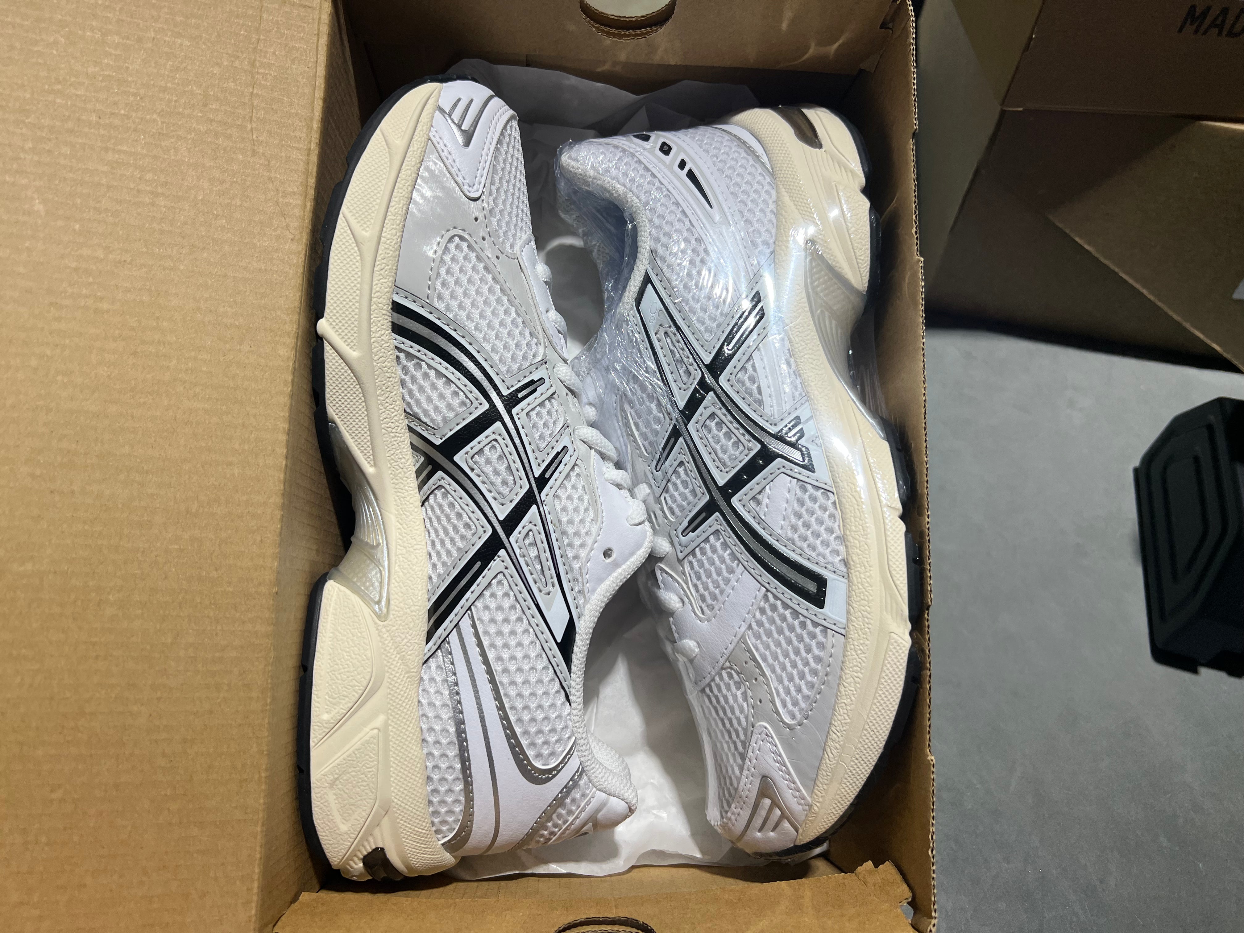 Asics Gel 1130 - White/Cloud Grey Size 5.5