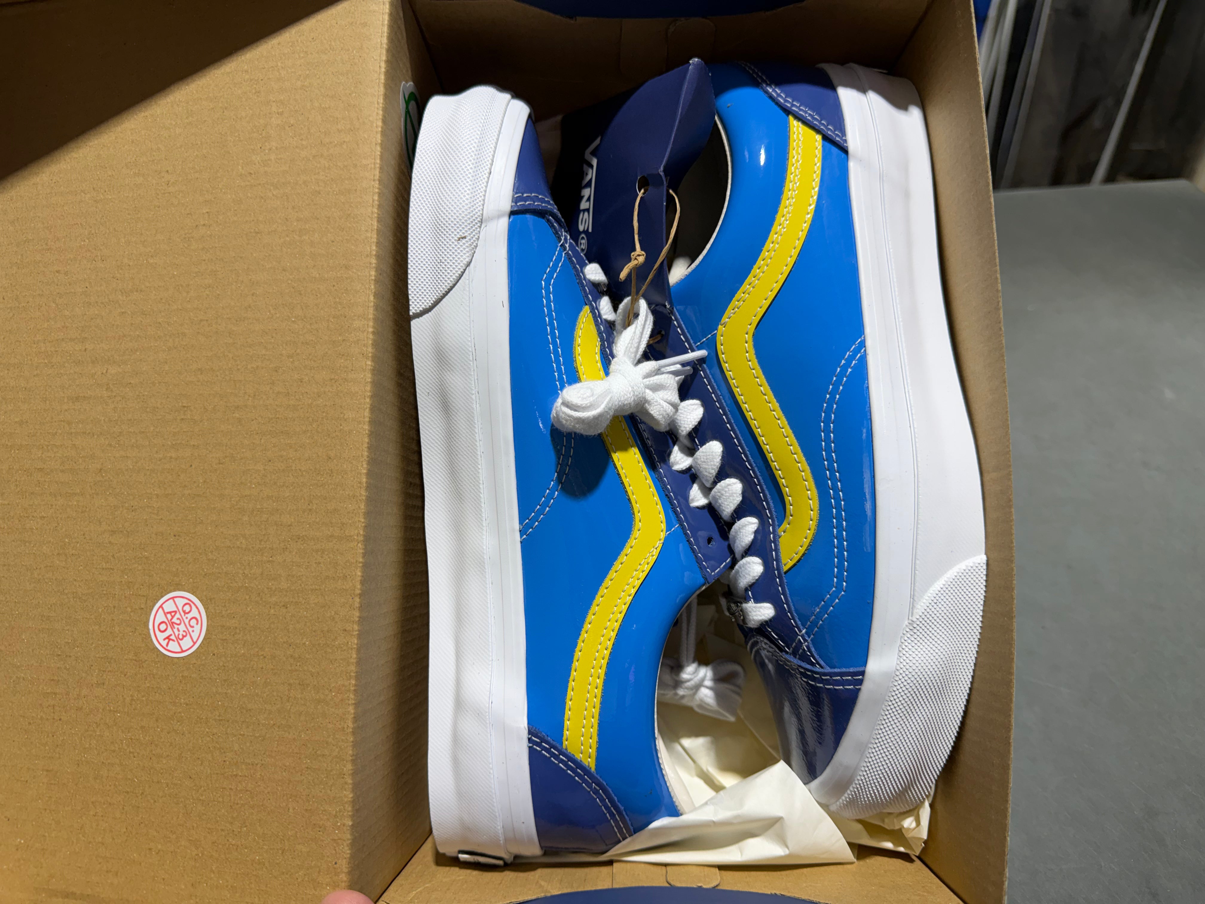 Vans LX Old Skool 36 - Patent Bright Azure Size 9.5