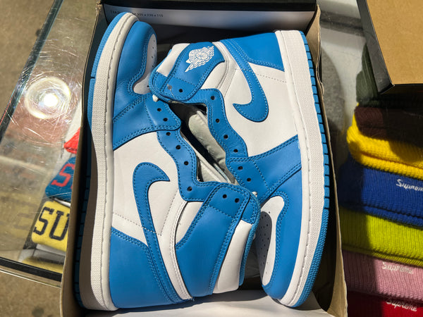 Air Jordan 1 Retro High OG - UNC Size 9.5