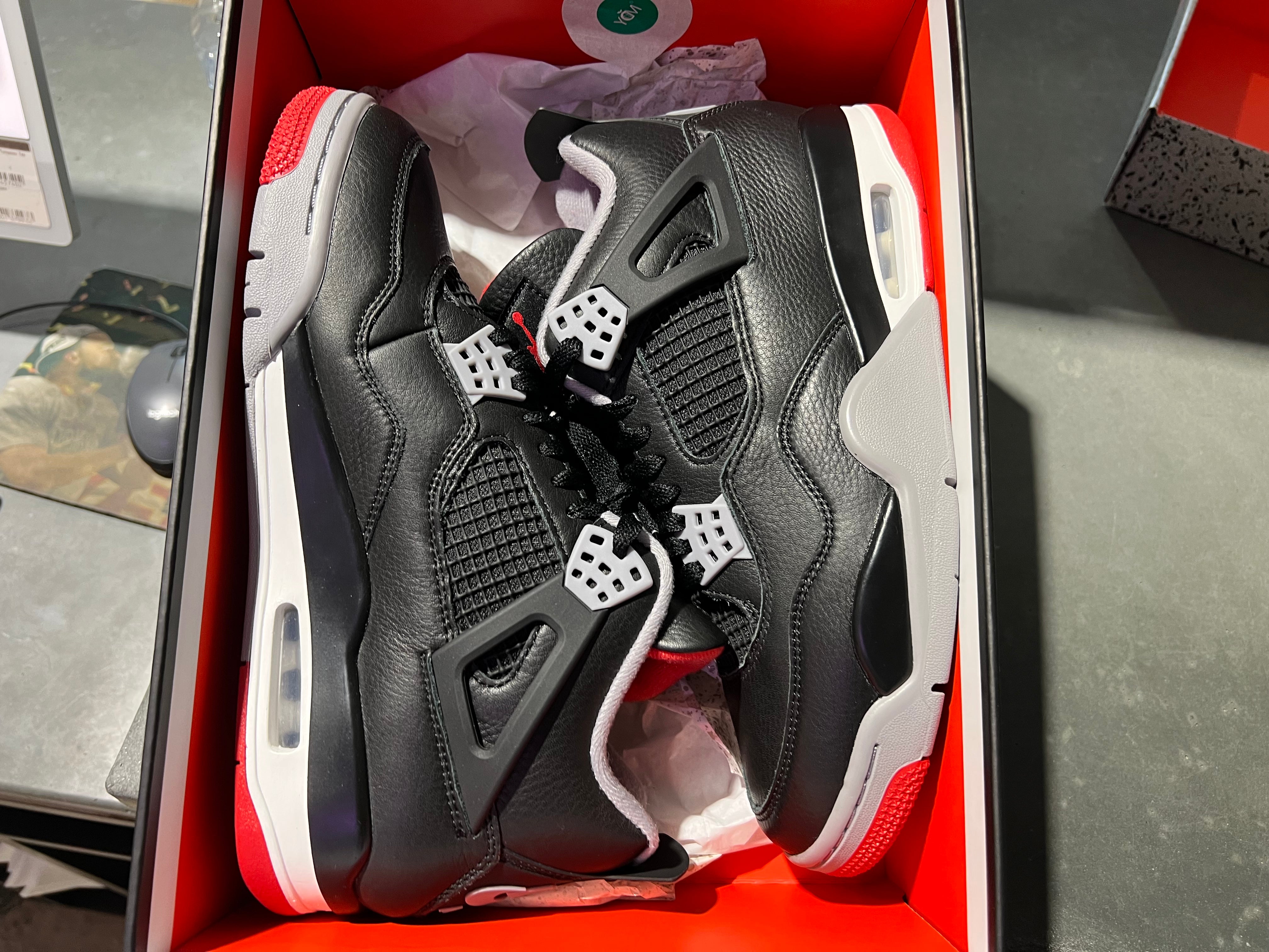 Air Jordan 4 Retro - Bred Reimagined Size 9