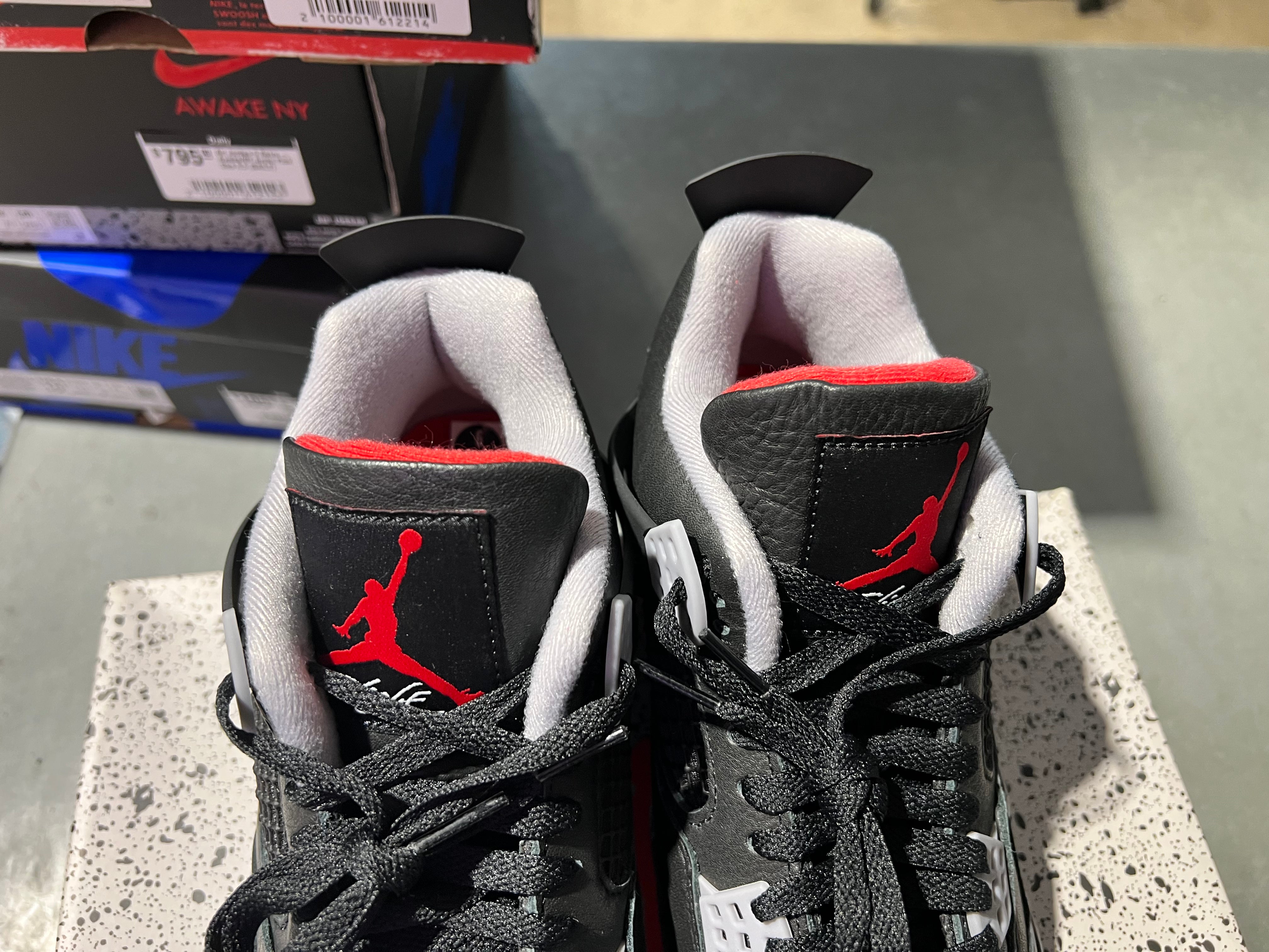 Air Jordan 4 Retro - Bred Reimagined Size 9