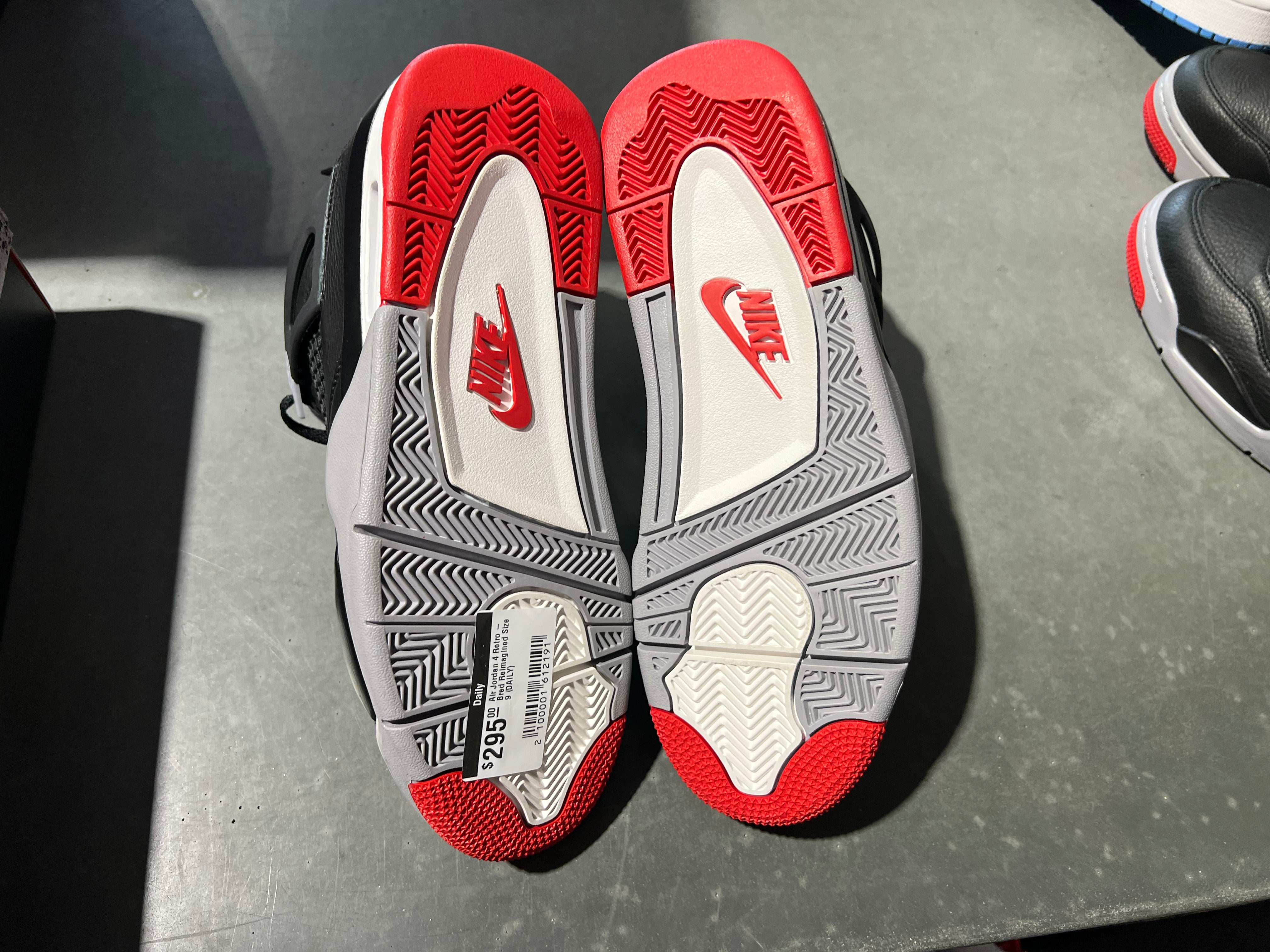 Air Jordan 4 Retro - Bred Reimagined Size 9