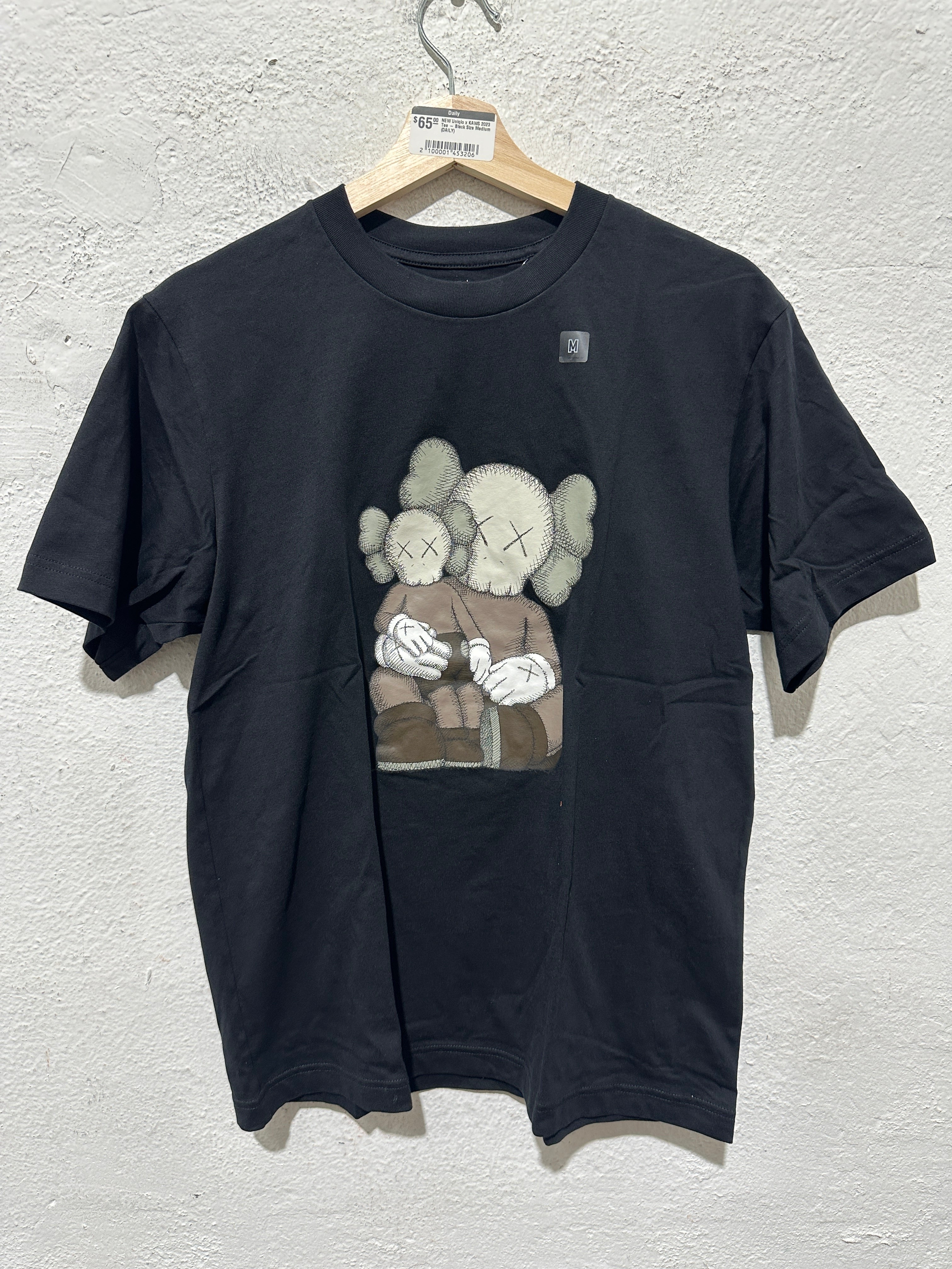 Uniqlo x KAWS 2023 Tee - Black Size XL
