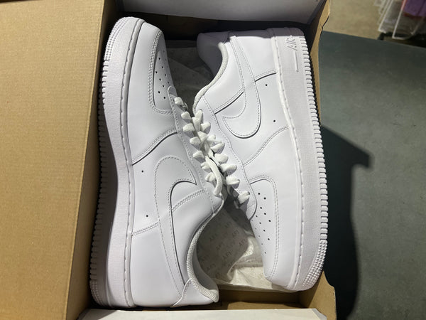 Nike Air Force 1 07 - Triple White Size 9.5