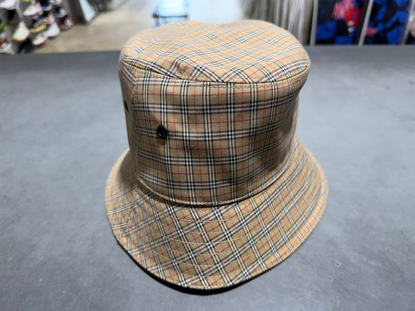 NEW Burberry Bucket Hat - Size Small