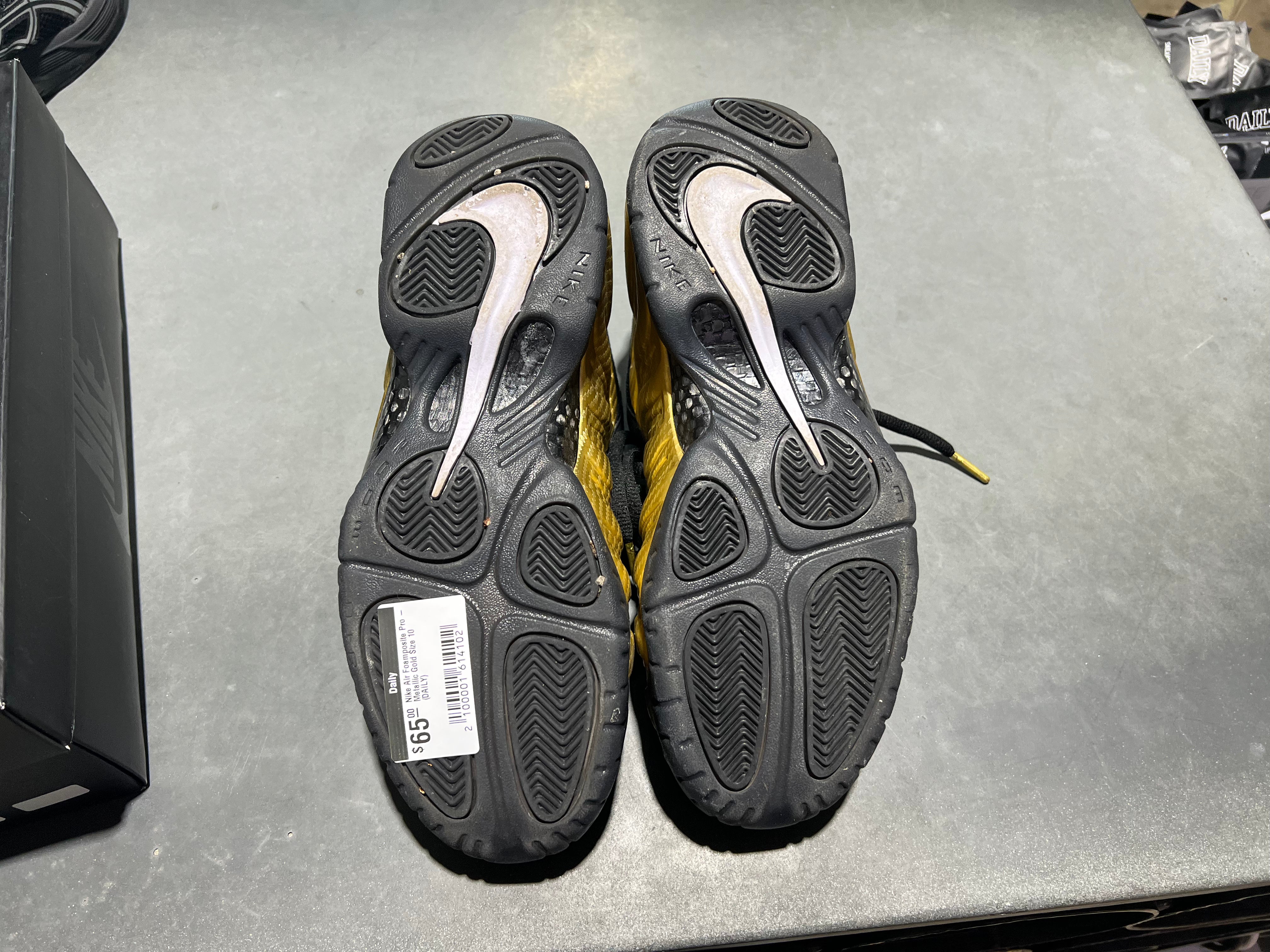 Nike Air Foamposite Pro - Metallic Gold Size 10