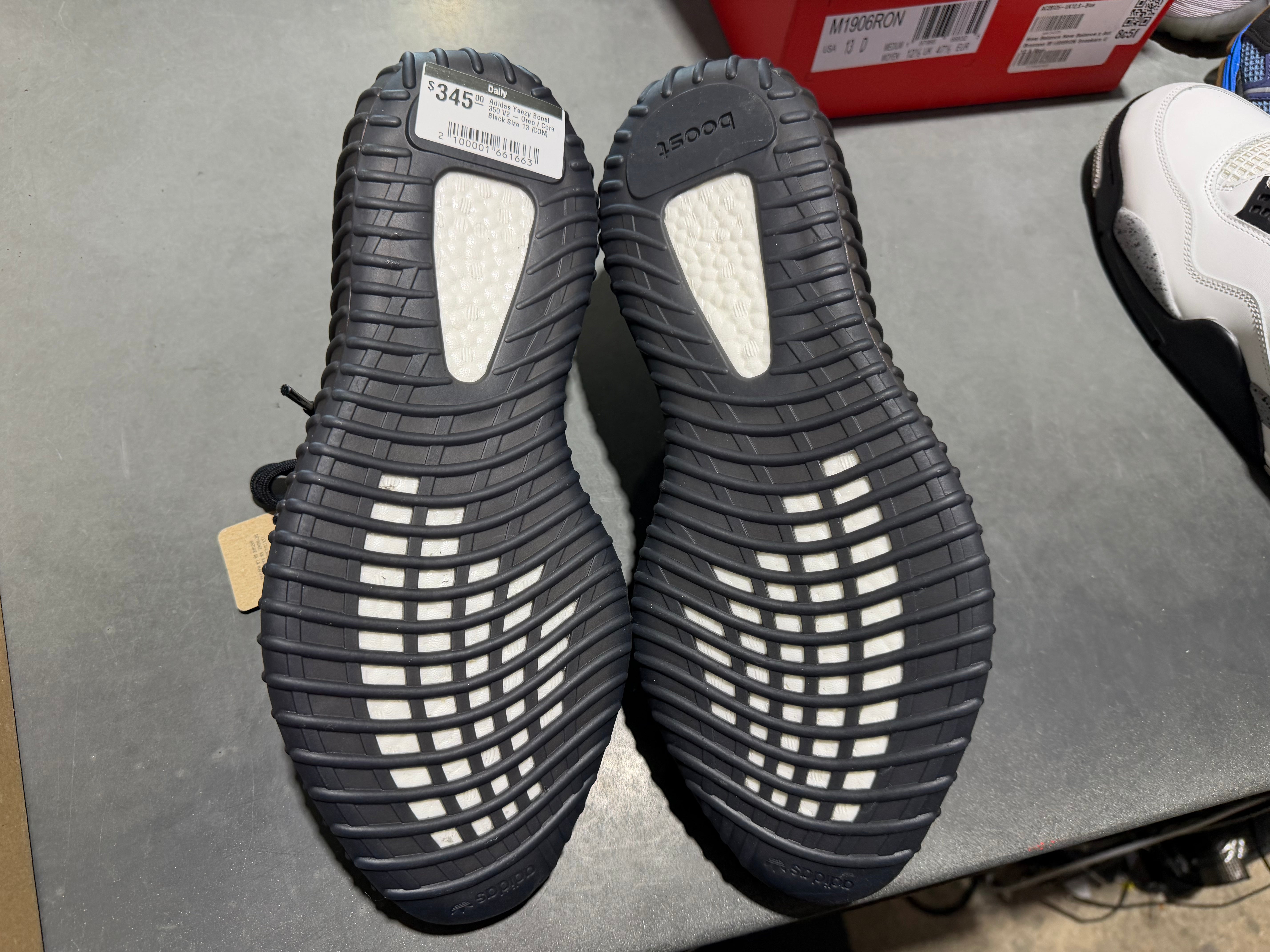 Adidas Yeezy Boost 350 V2 - Oreo / Core Black Size 13