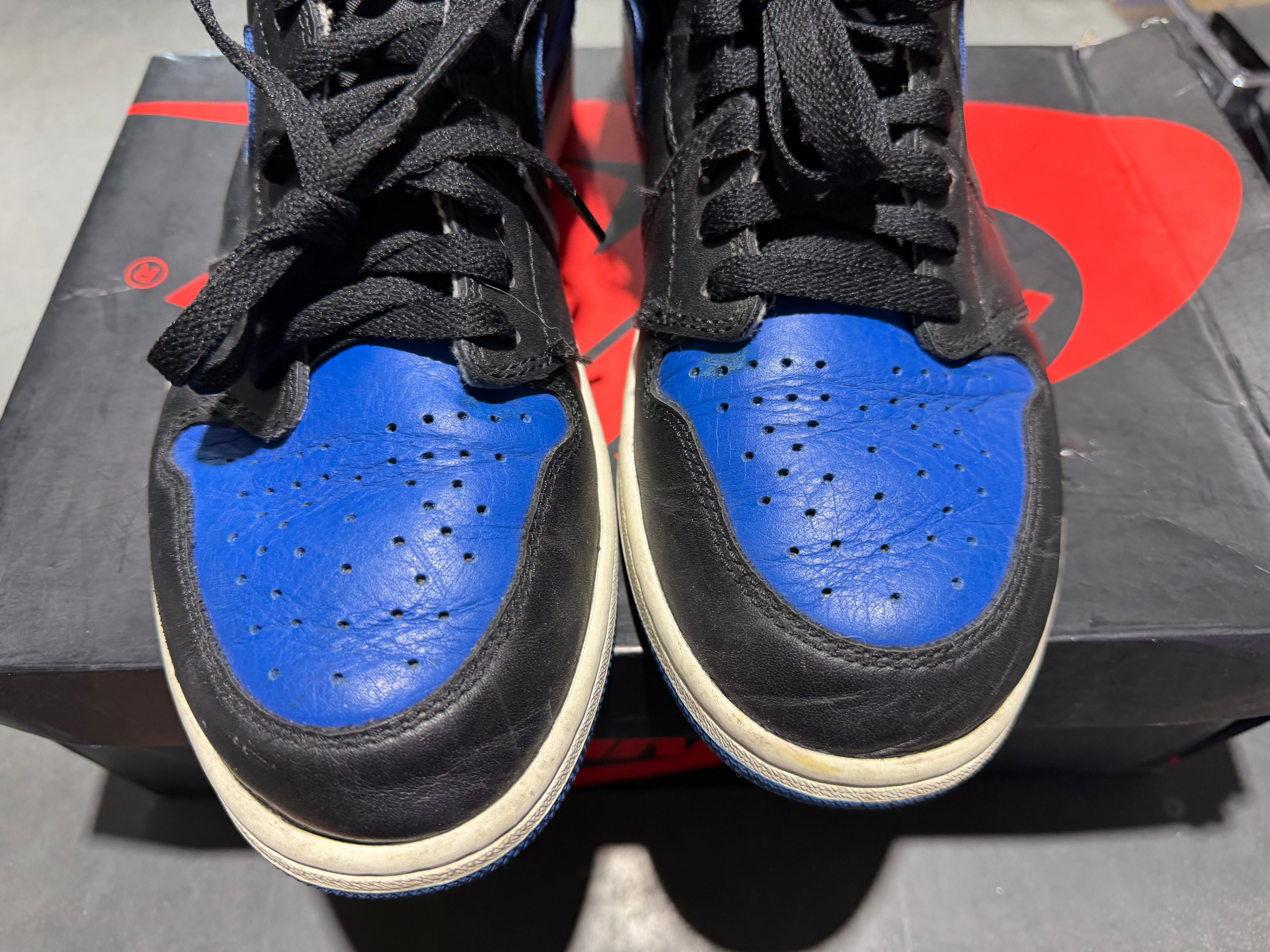 Air Jordan 1 Retro - Royal 2017 Size 11