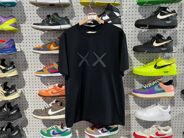 NEW KAWS + Warhol UT XX Tee - Black Size L