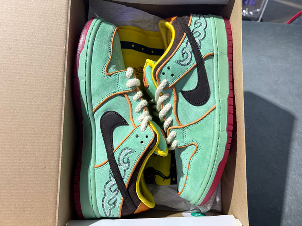 Nike SB Dunk Low - Rodeo Tourmaline Size 9.5